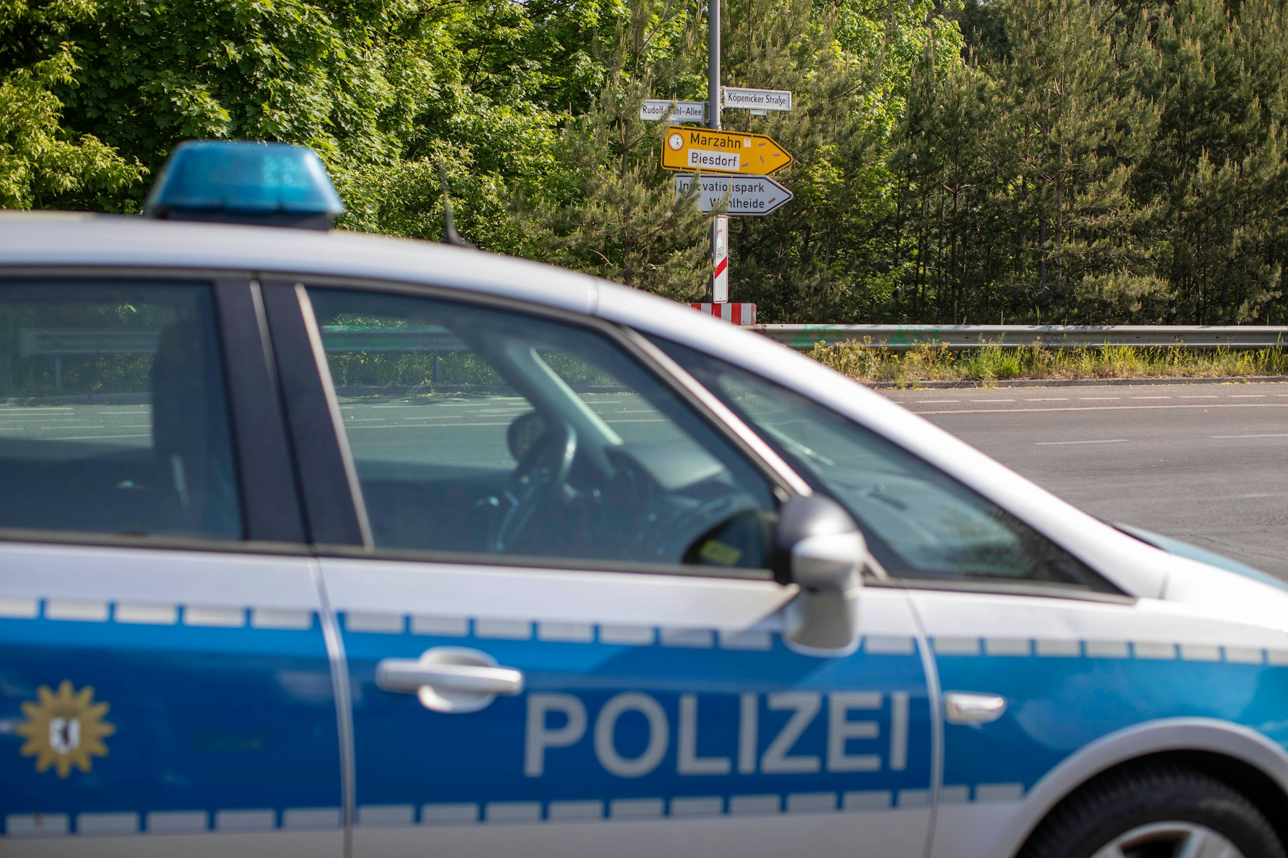 Symbolfoto: Gerade warnen viele Frauen online davor, im Volkspark Wuhlheide joggen zu gehen. In den letzten Wochen soll ein Mann dort mehrfach Frauen sexuell belästigt haben.