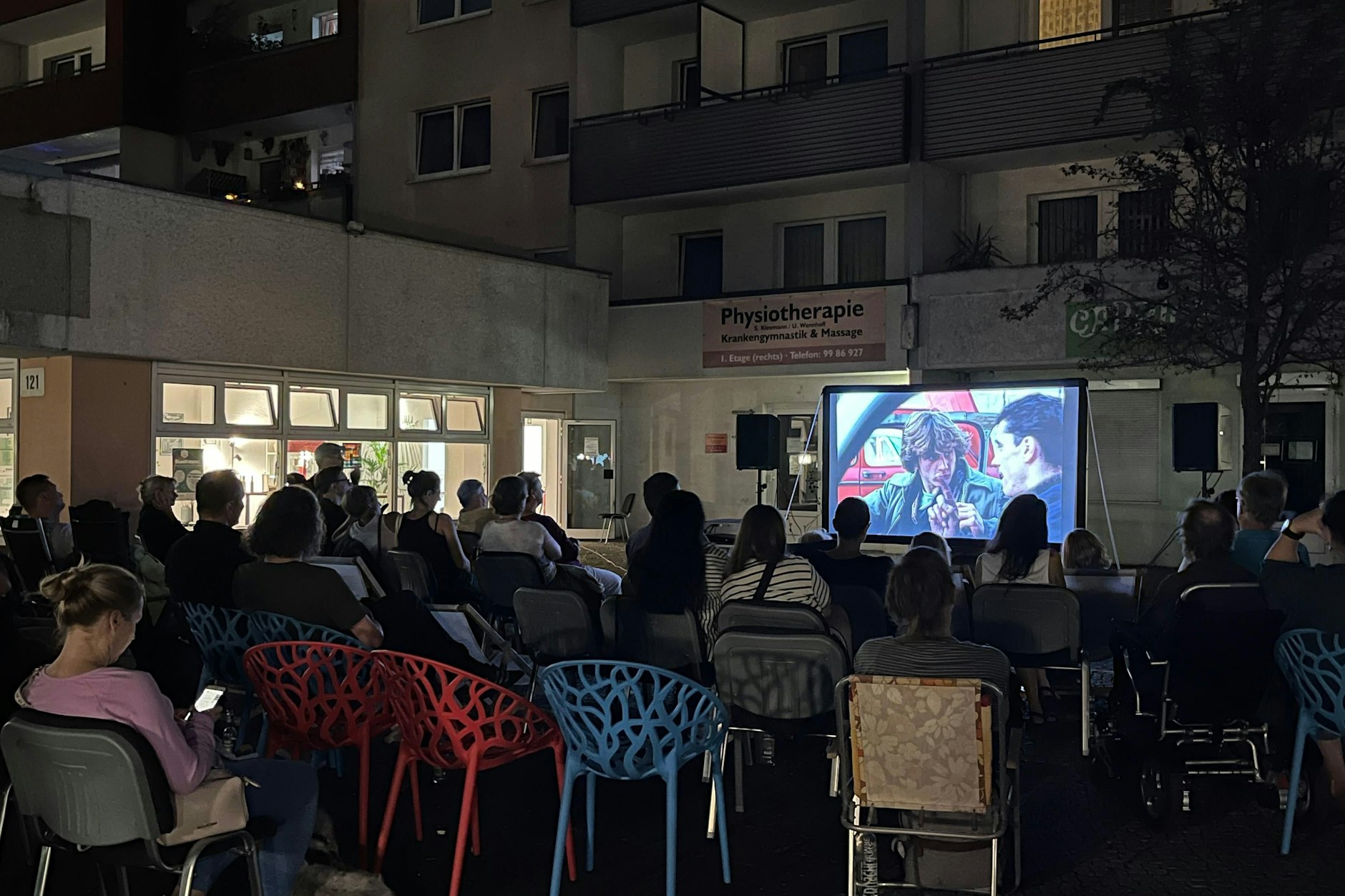 Das DEFA-Sommerkino auf den Hellersdorfer Terrassen war im letzten Jahr schon sehr beliebt.