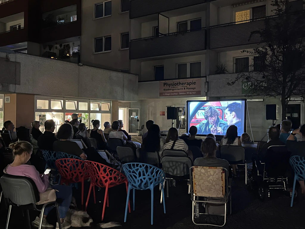 DDR-Filmklassiker unter freiem Himmel: DEFA-Sommerkino in Hellersdorf