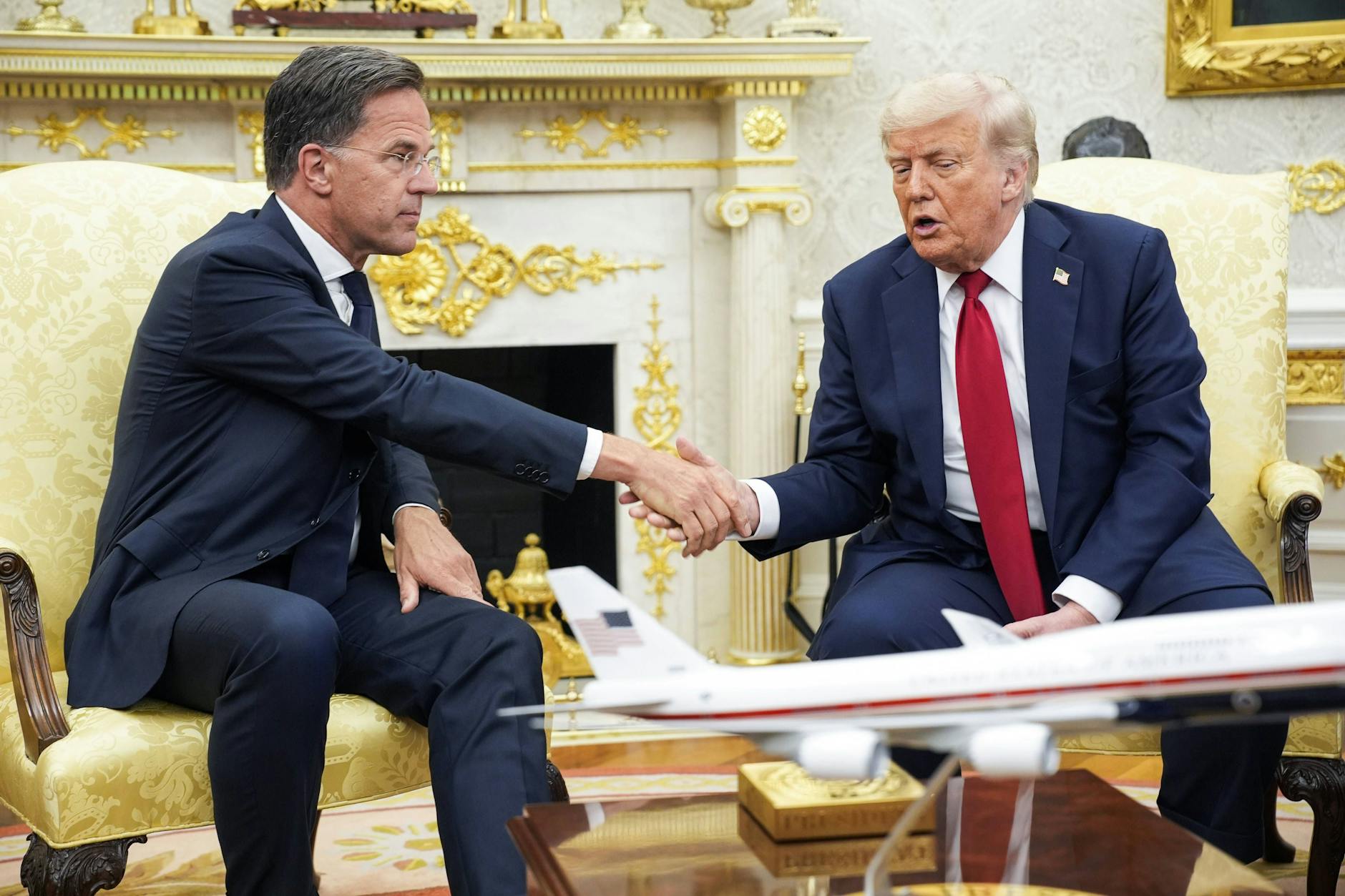 Präsident Trump und Nato-Chef Mark Rutte im Weißen Haus