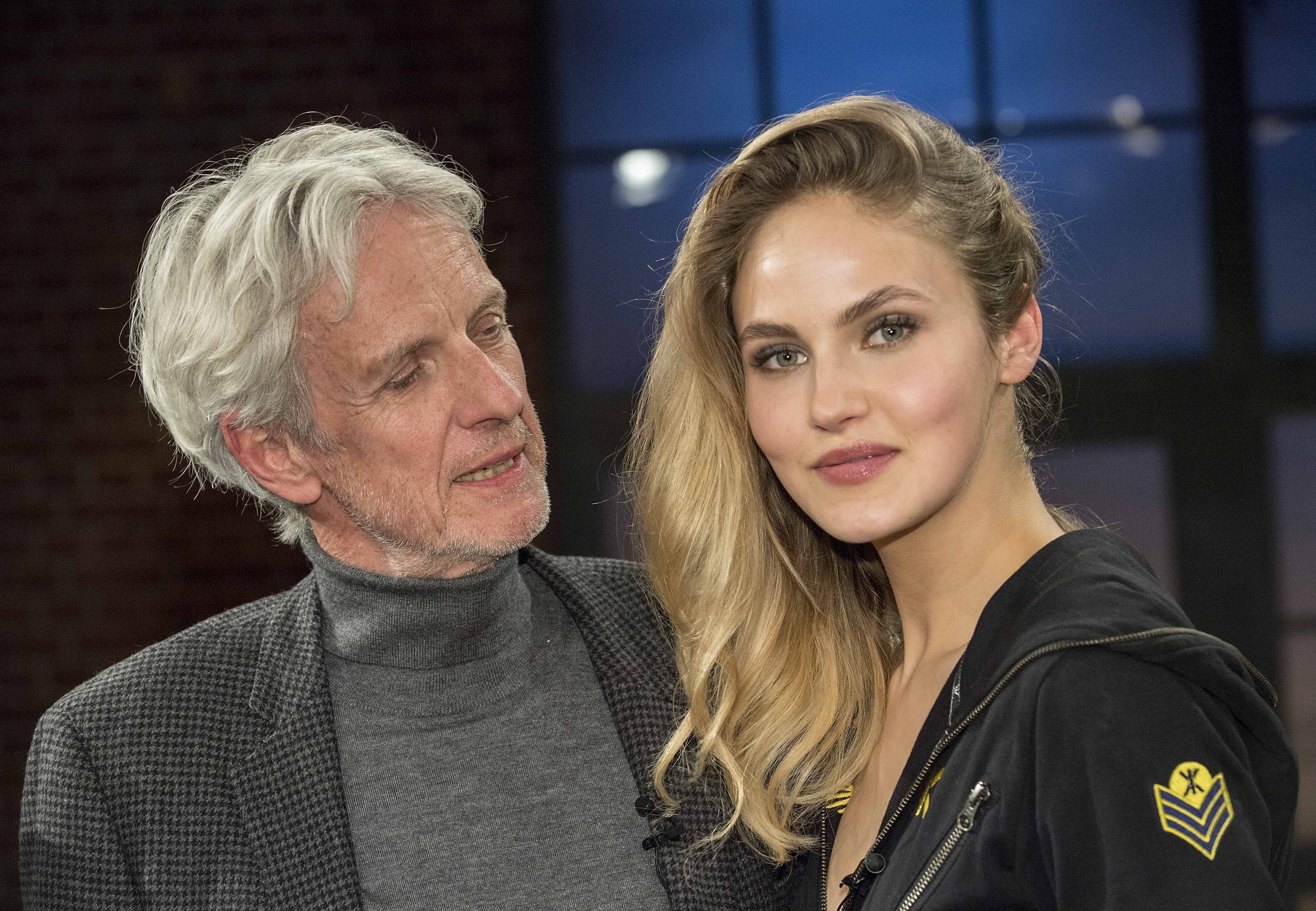 Image - Elena Carrière: So versteht sich Vater Mathieu mit ihrem neuen Freund