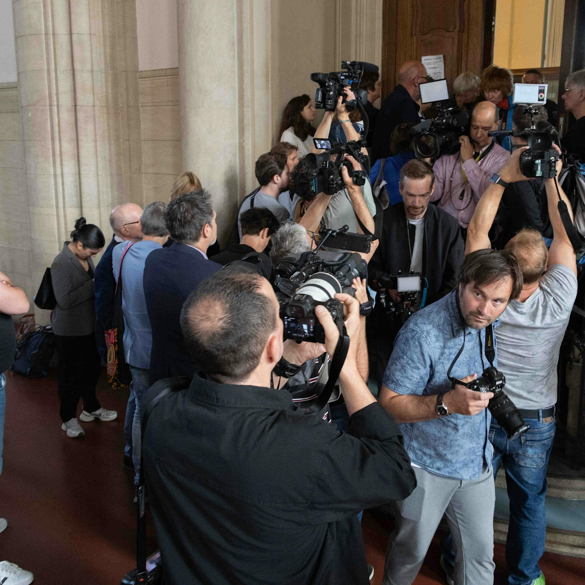 Vor Gericht schweigt Dr. Tod – ist er Deutschlands schlimmster Serienmörder?