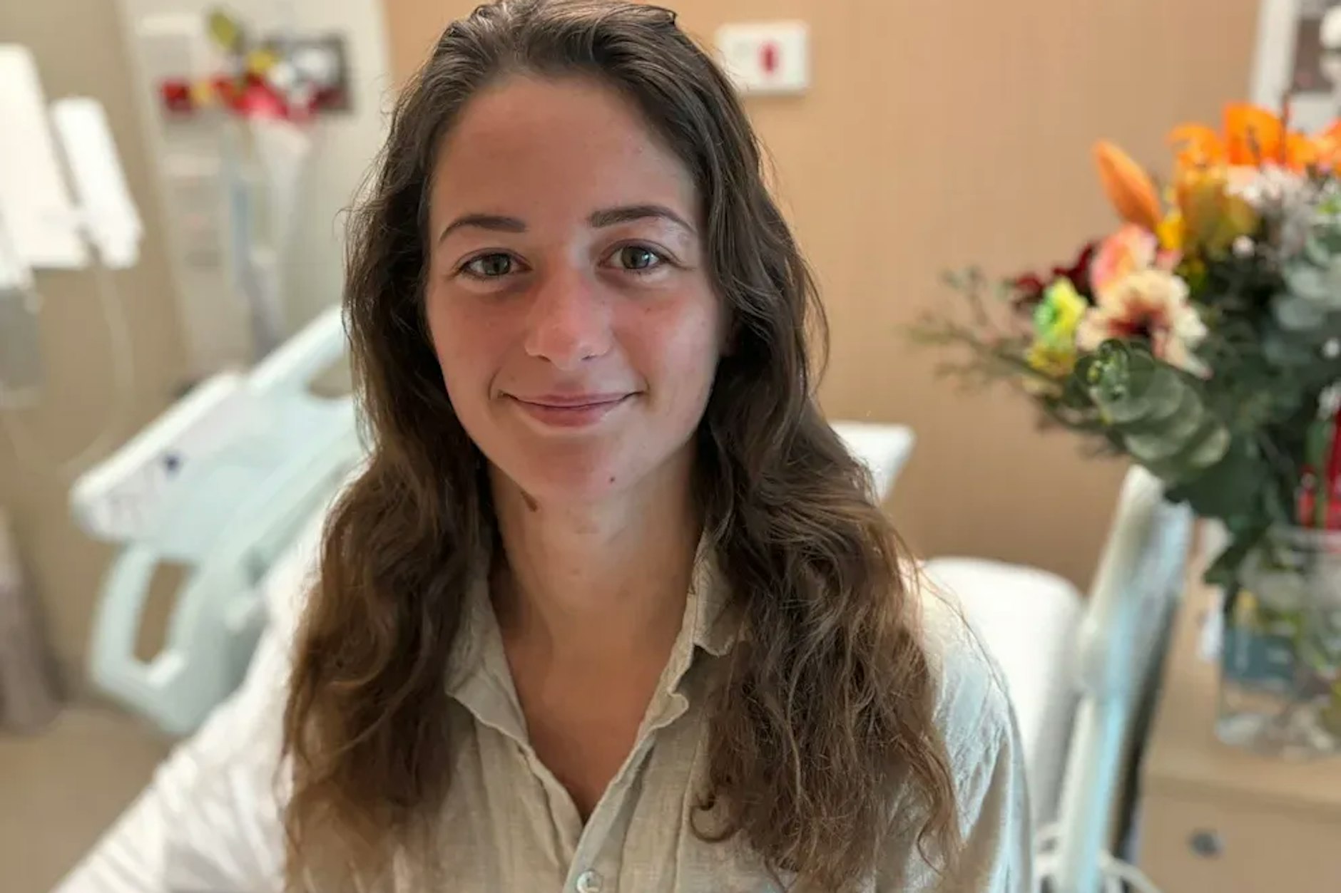 Carolina Wilga hat sich im Krankenhaus sichtlich erholt von der Tortur im Outback.