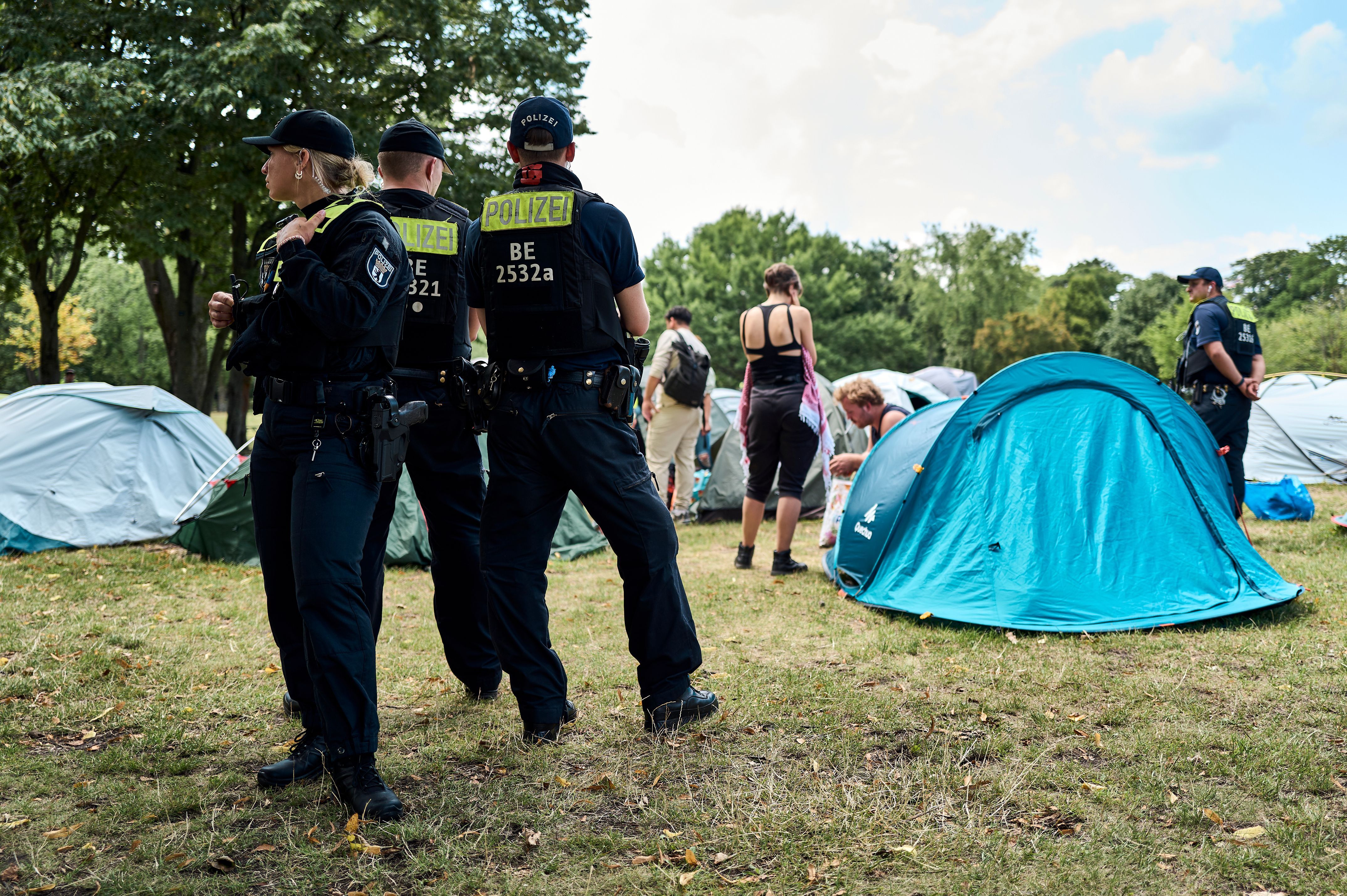 Image - Am Bundeskanzleramt: Polizei vertreibt Pro-Palästina-Camp