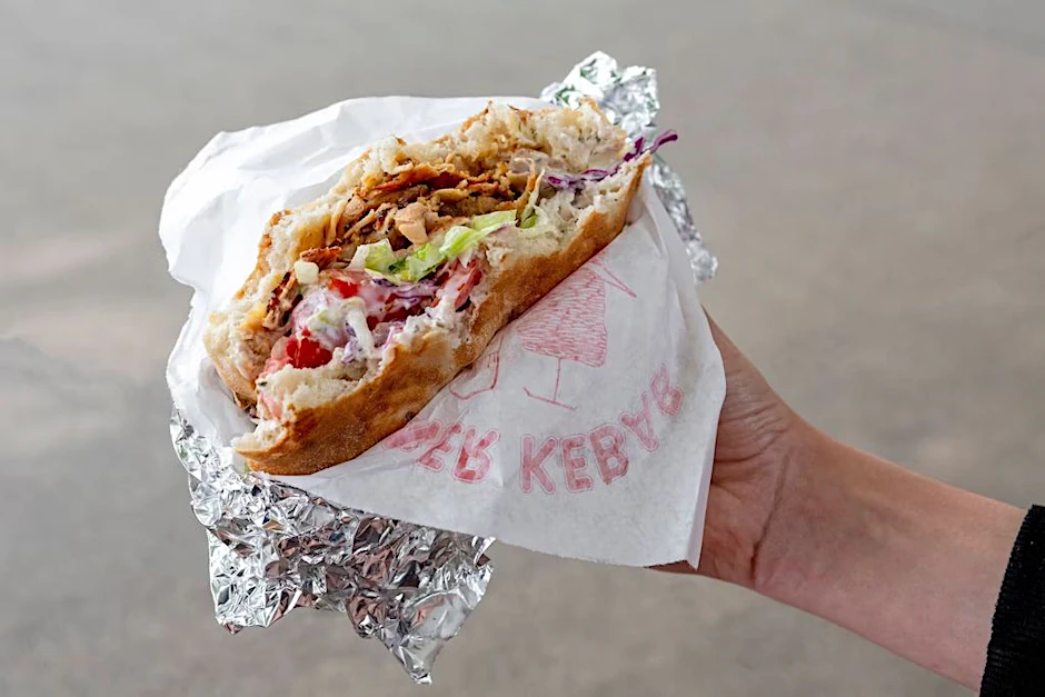 Döner ist lecker und wird gern bestellt und gegessen. Doch das Fleisch, das jetzt auf der Autobahn sichergestellt wurde, will kein Döner-Fan in seinem Fladenbrot.