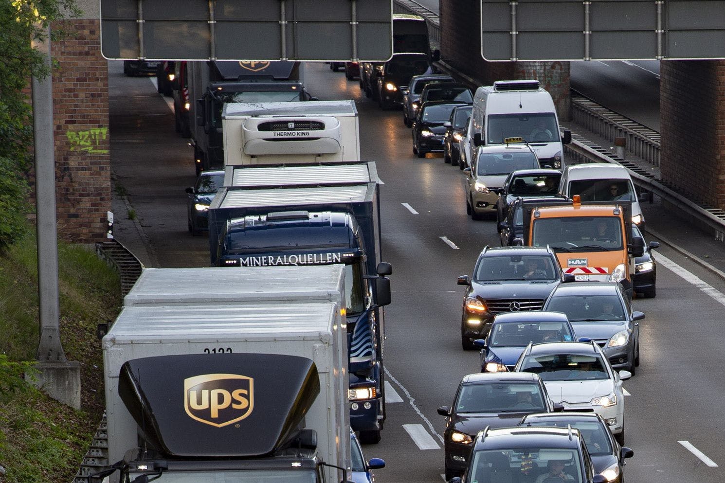 Stau auf der Avus an der Spanischen Allee (Archivbild)