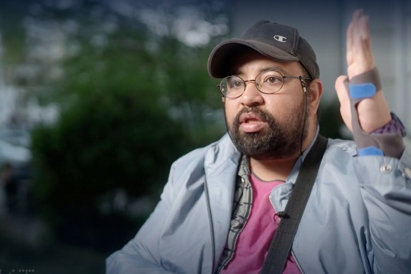 Spricht frank und frei von Rache, die er nehmen will, weil er sich schlecht behandelt fühlt von den deutschen Behörden: Ahmad A. im „Fakt“-Beitrag.