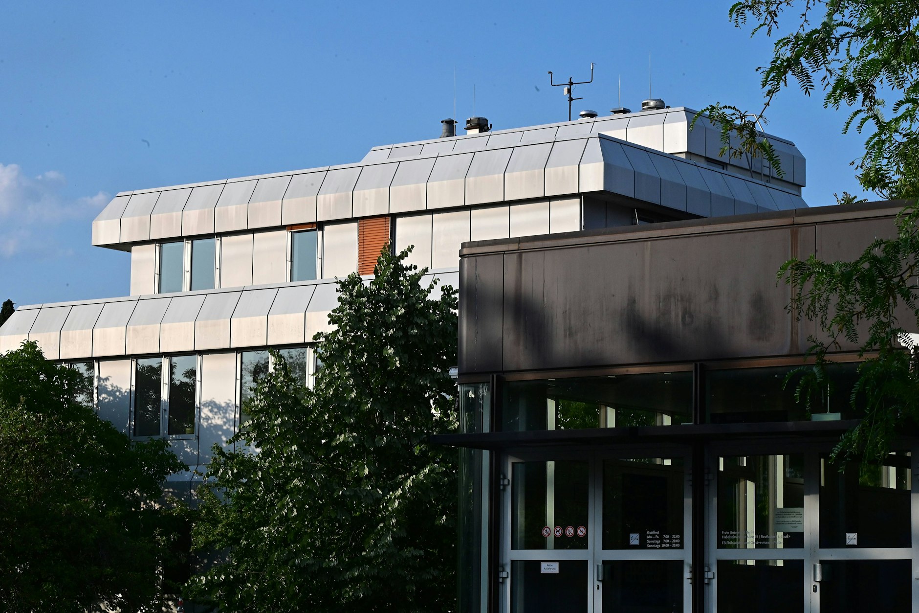 Immer wieder versammeln sich palästinasolidarische Studierende an der FU Berlin.