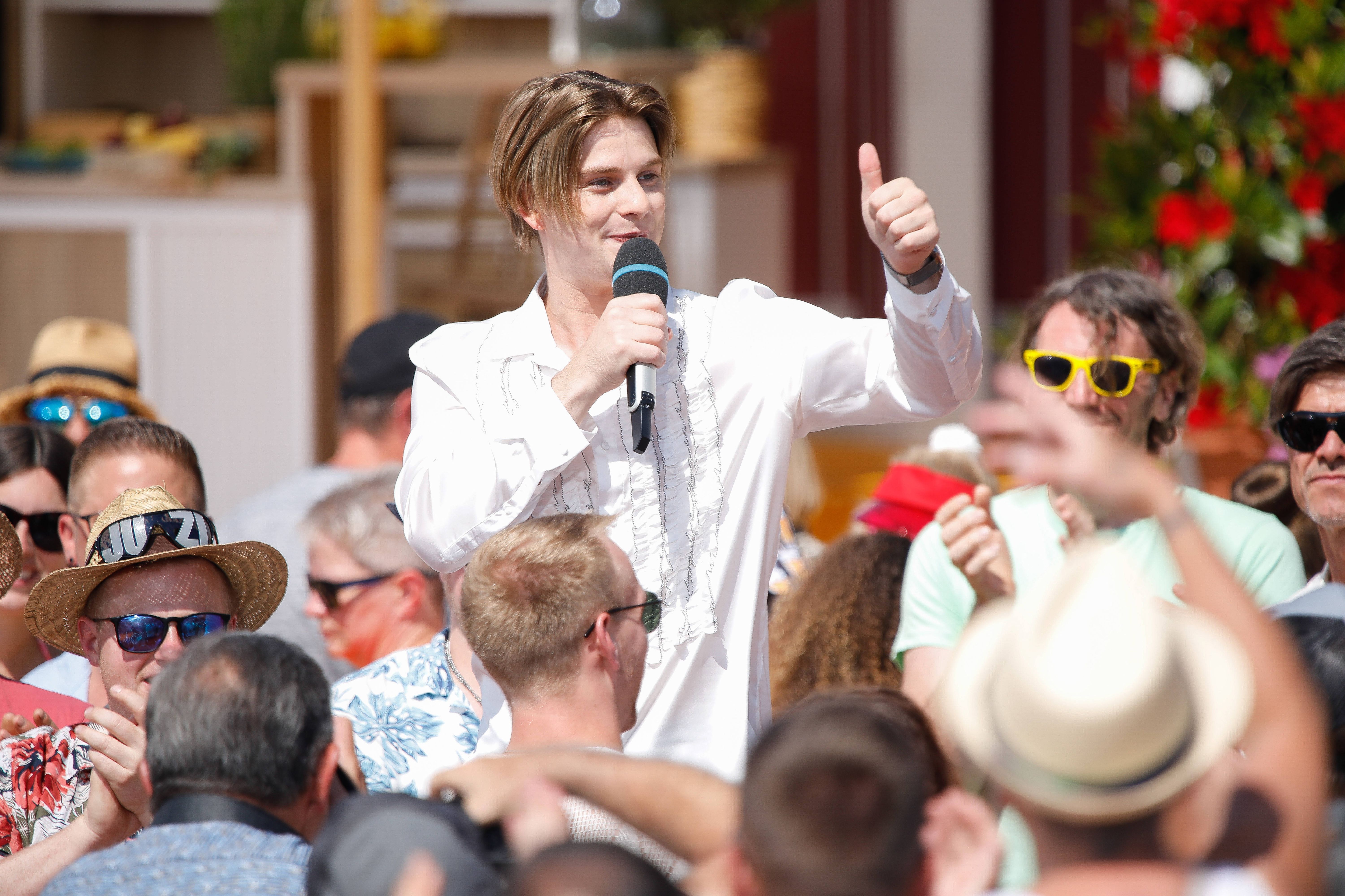 Zu versaut? „Immer wieder sonntags“ verbietet Lied von Vincent Gross