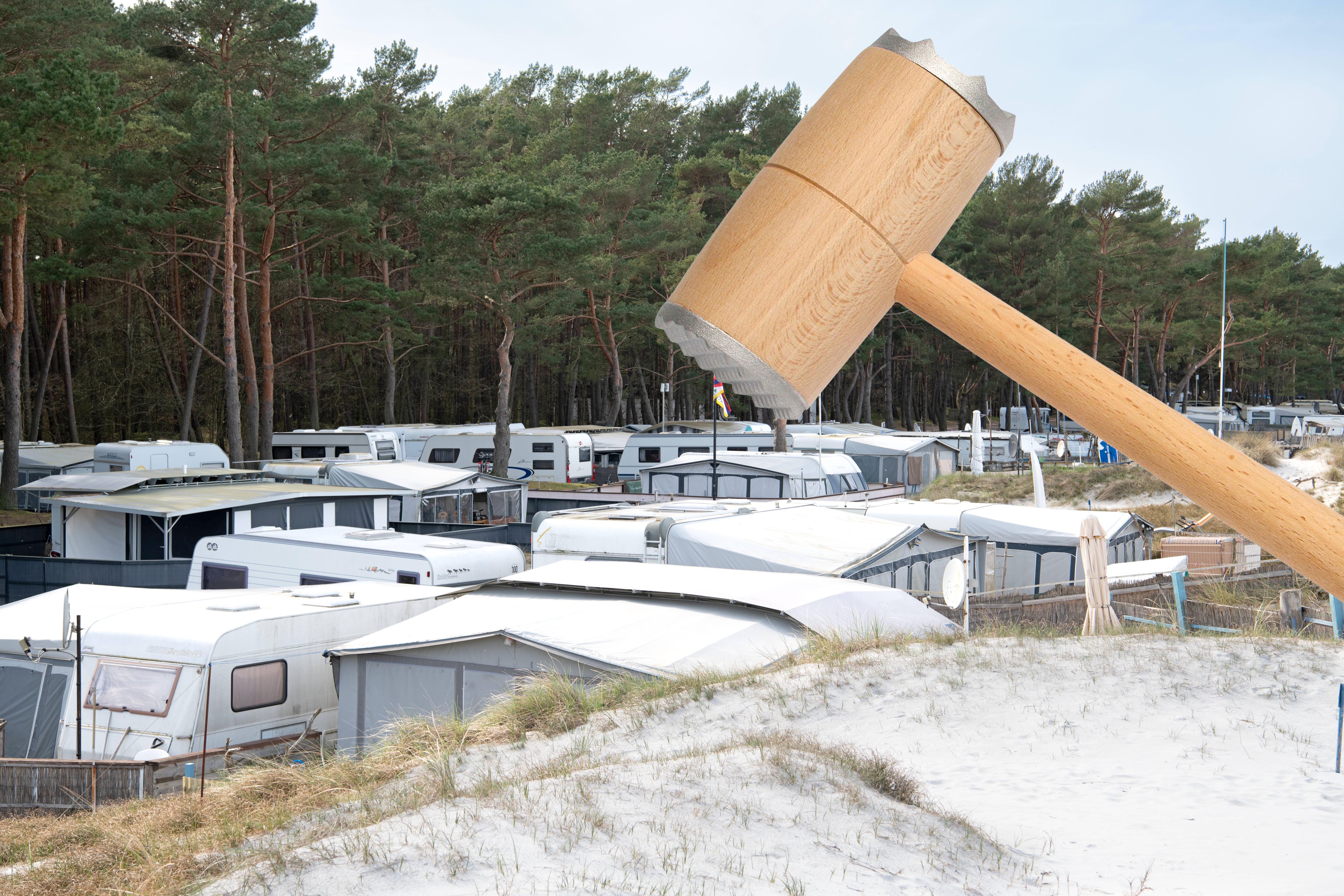 Angriff an der Ostsee: Oma (75) verprügelt Mann mit Fleischklopfer
