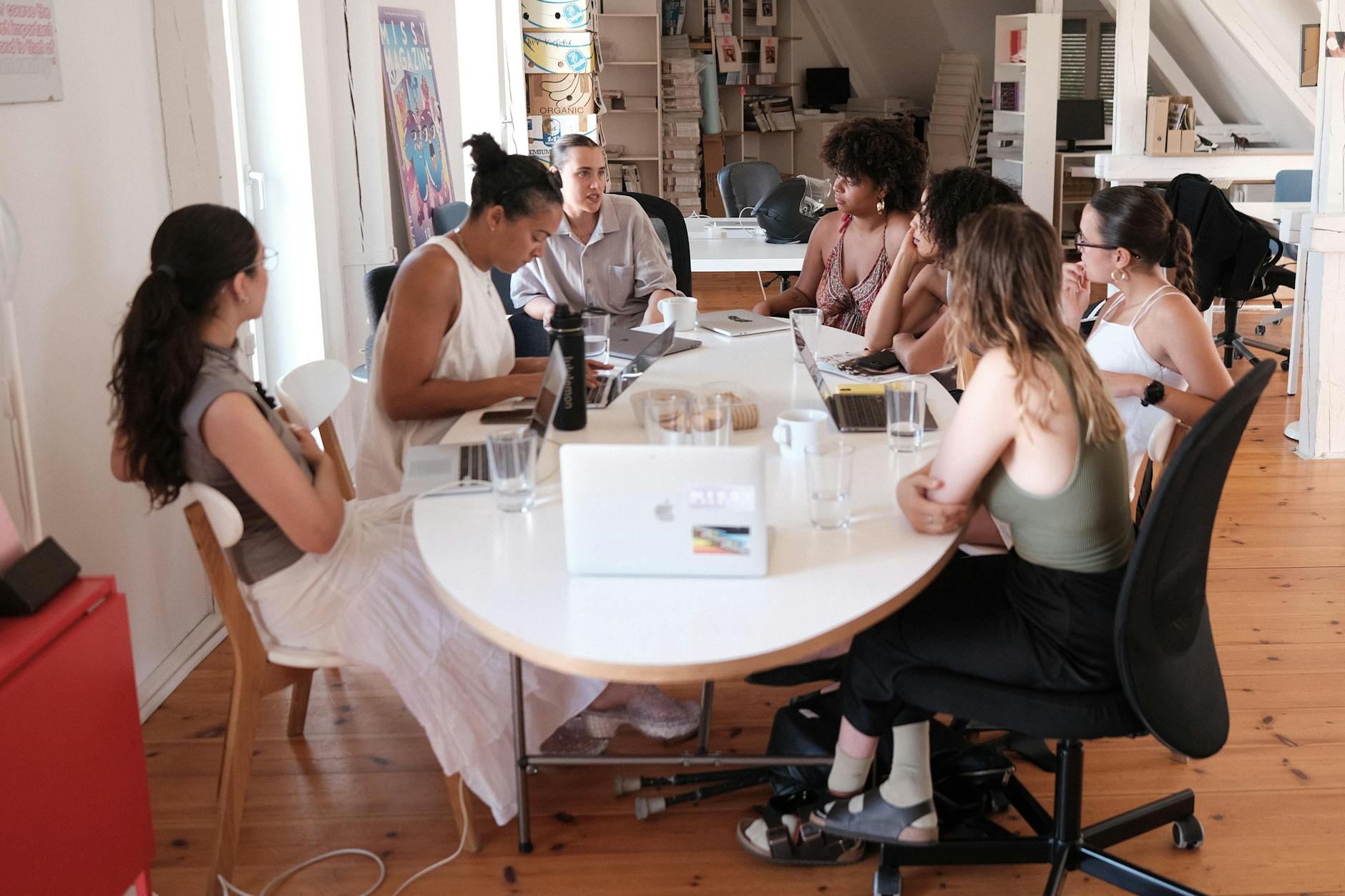 Die heiligen Hallen des Missy Magazine: Hier bei der Redaktionskonferenz wird jeder Text auseinandergenommen.