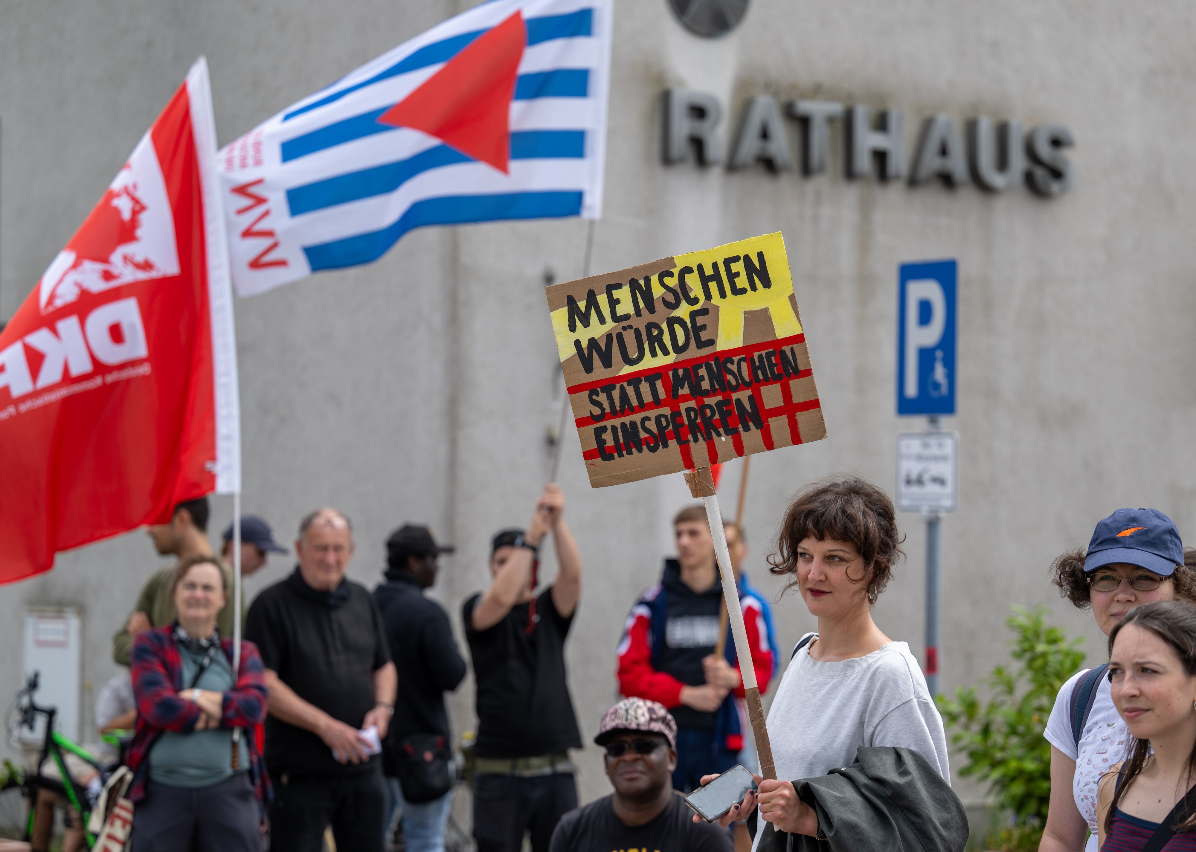 Image - „Menschen werden in ‚gute‘ und ‚schlechte‘ Flüchtlinge unterteilt“ – Mahnwache gegen Ausreisezentrum am BER
