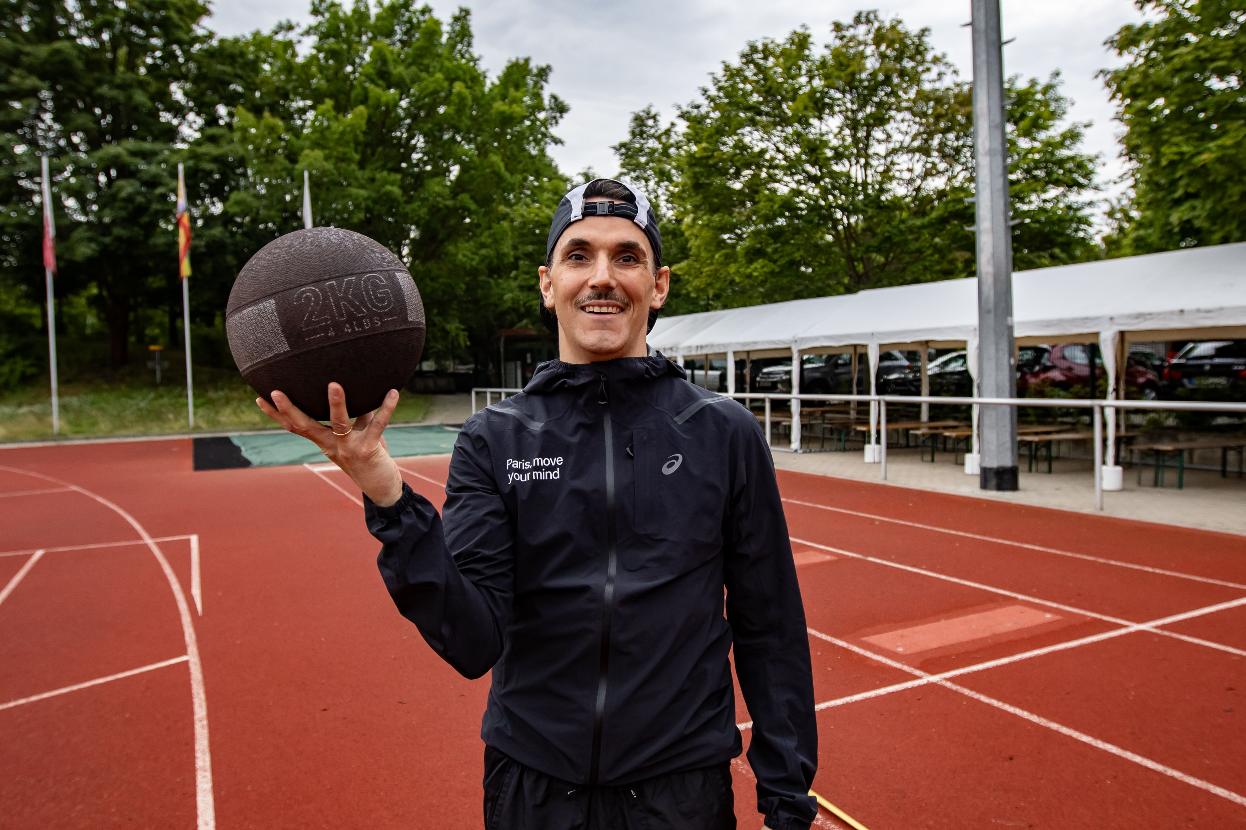 Diesem Triathleten fehlen zehn Zentimeter bis zum Sportlehrer-Studium