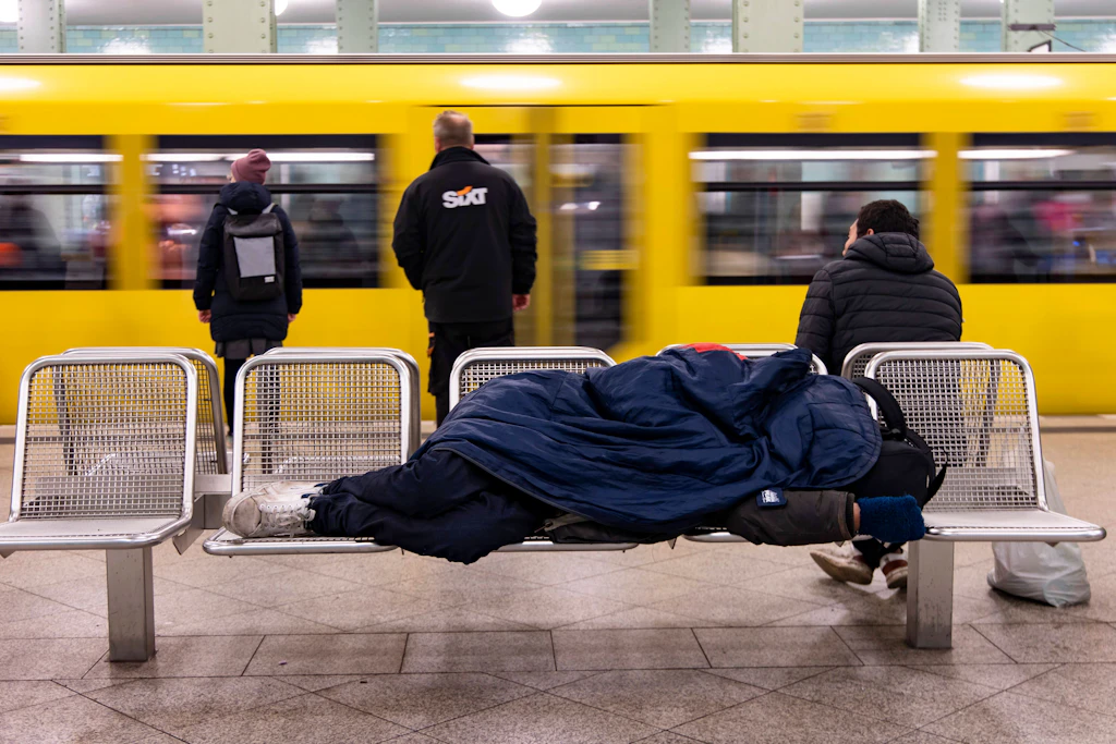 Berlin ist ihm zu dreckig: Politiker will Obdachlose ausweisen!