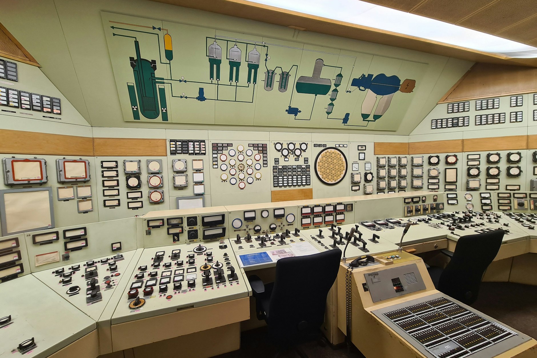 Das KKW Rheinsberg war das erste wirtschaftlich genutzte Kernkraftwerk der DDR. Es ging 1966 in Betrieb und wurde 1990 stillgelegt. Seit 1995 befindet es sich im Rückbau.