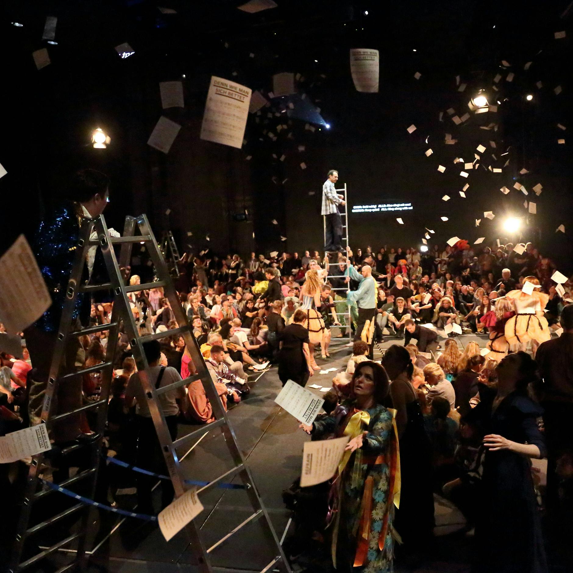 Image - „Mahagonny“ an der Deutschen Oper: Hier soll das Publikum mitsingen