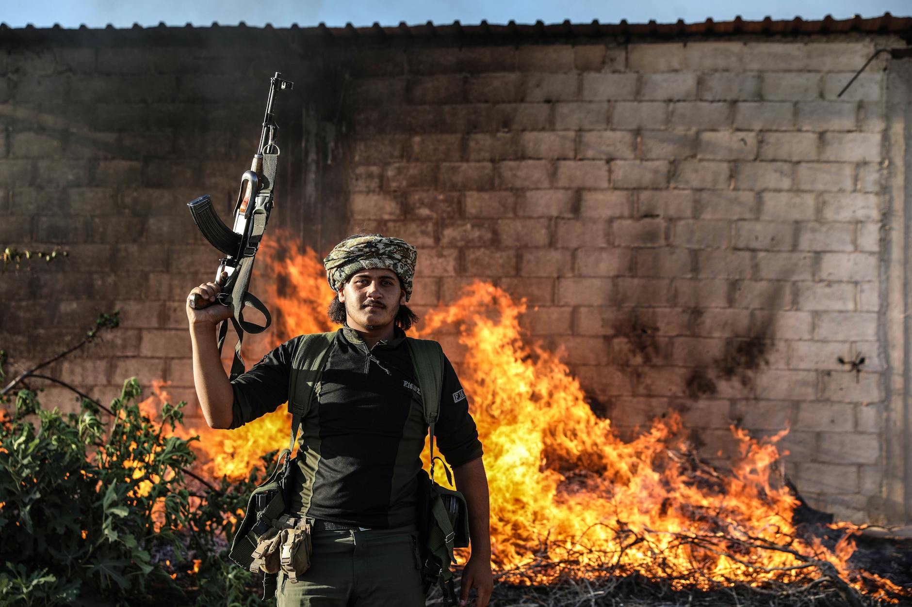 Nach 14 Jahren Bürgerkrieg kein Frieden in Sicht: Syrische Regierungstruppen, die drusische Minderheit und Beduinenstämme kämpfen in und um die Stadt Suweida, begleitet von israelischen Luftangriffen.