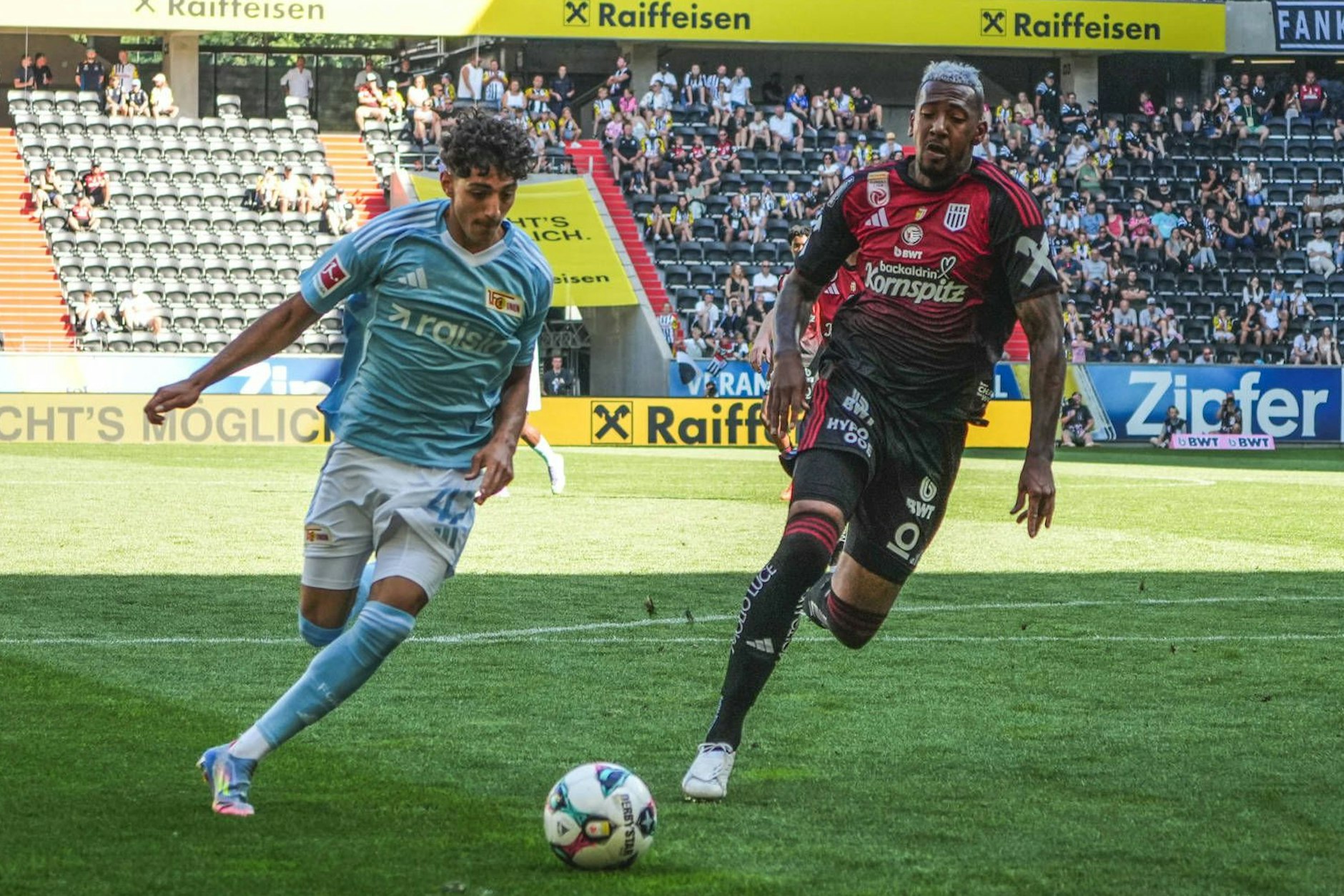 Unions Eigengewächs Suheib-Elias Ali (17) ließ Ex-Nationalspieler Jerome Boateng (36) im Testspiel des 1. FC Union gegen den Linzer ASK immer wieder alt aussehen.