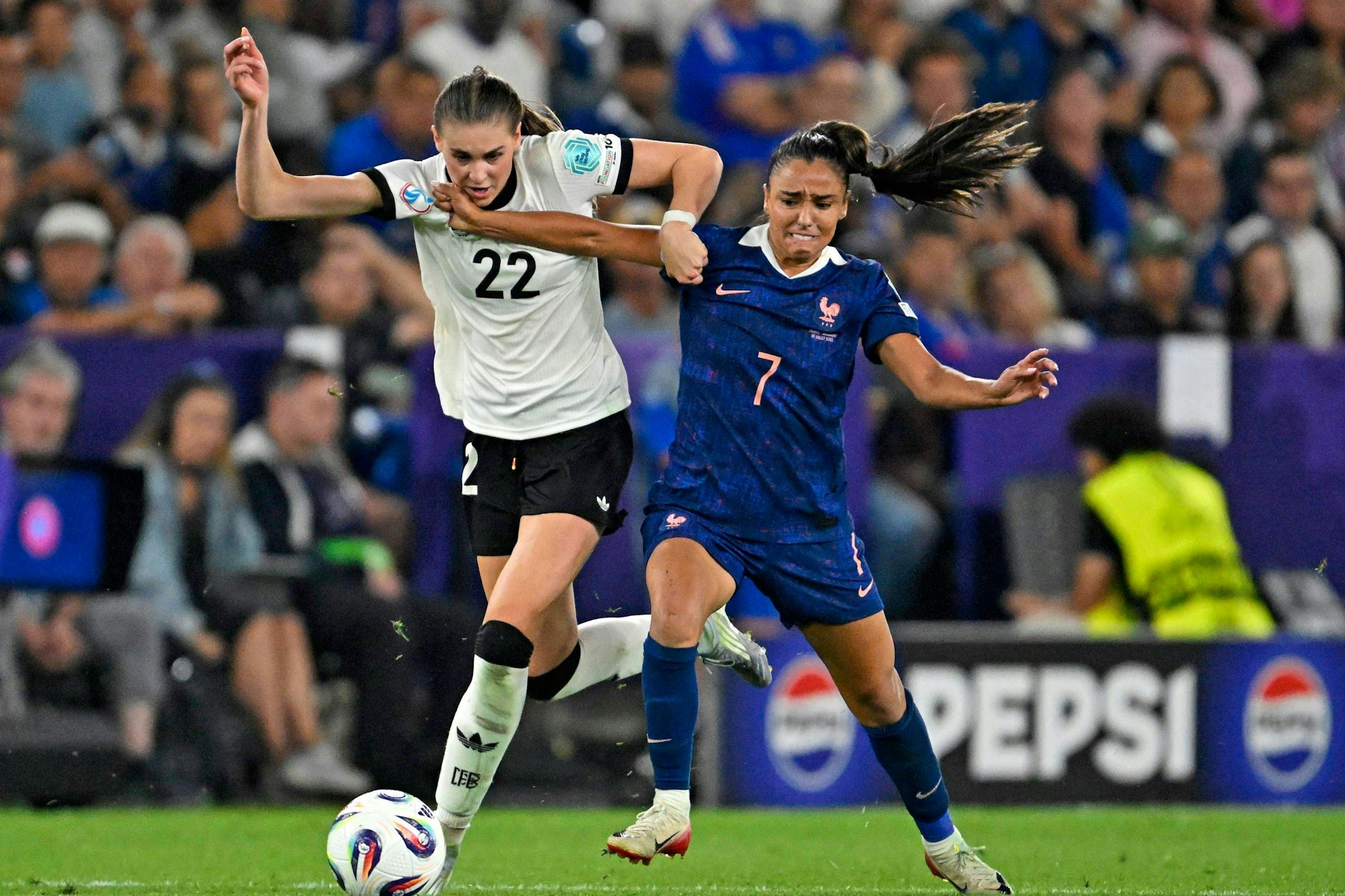 Die DFB-Frauen um Jule Brand lieferten Frankreich bei der EM einen heißen Tanz in Unterzahl. 