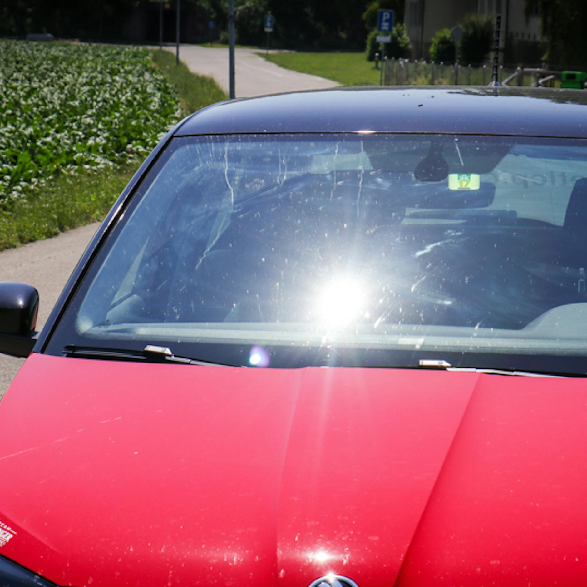 Vater vergisst sein Kind bei Hitze im Auto – das Baby stirbt!