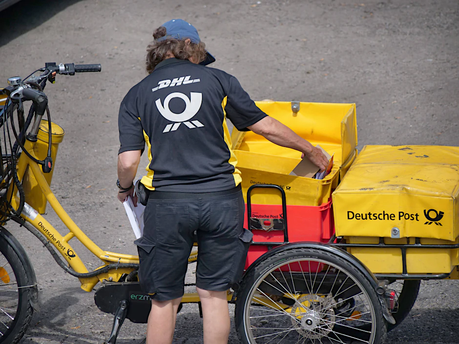 Sechs Werktage musste eine Berlinerin warten, bis sie der DHL-Postbote endlich fand.