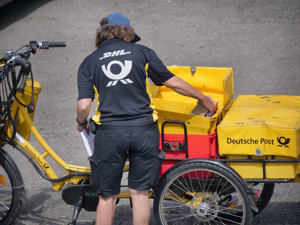 Weil die Post schlampt: Berlinerin muss sechs Tage auf ihr Handy warten