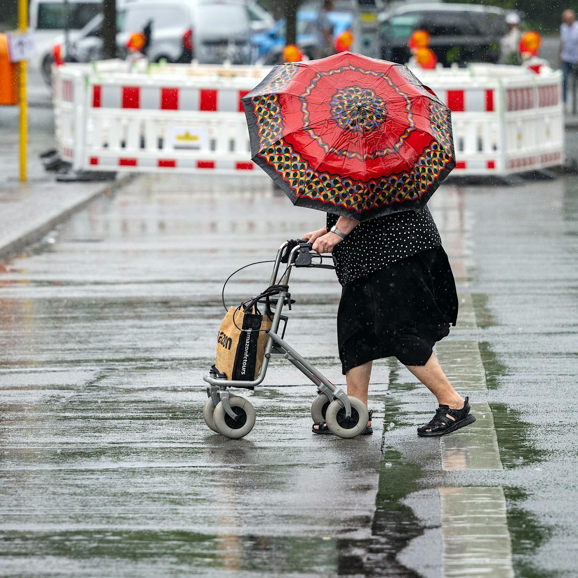 Unwetterwarnung: Gewitter und Starkregen in Berlin erwartet – Überflutungen möglich