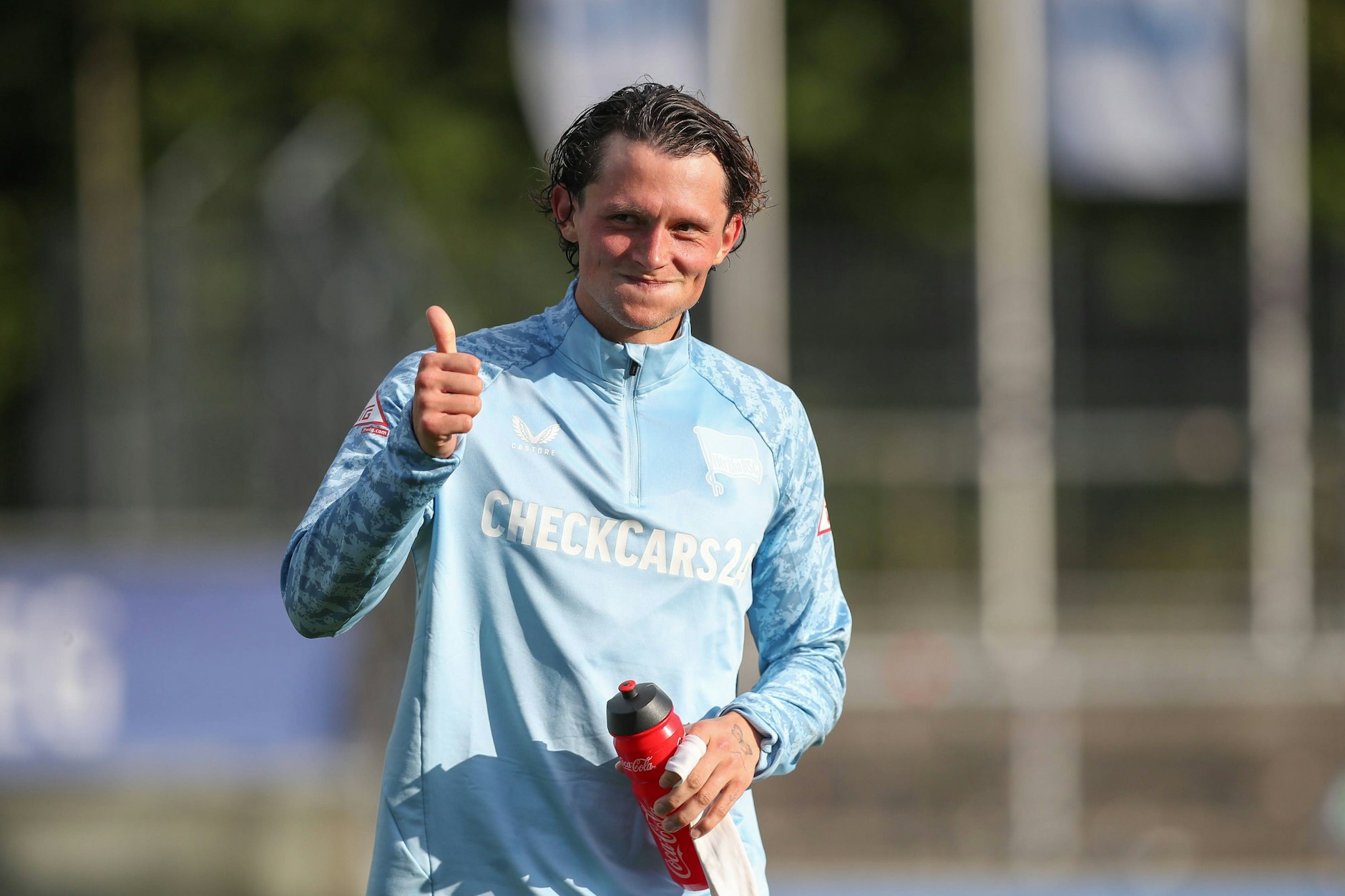 Hertha-Liebling Fabian Reese verrät jetzt sein Fitnessgeheimnis. Gesunde Ernährung gleich nach dem Aufstehen.