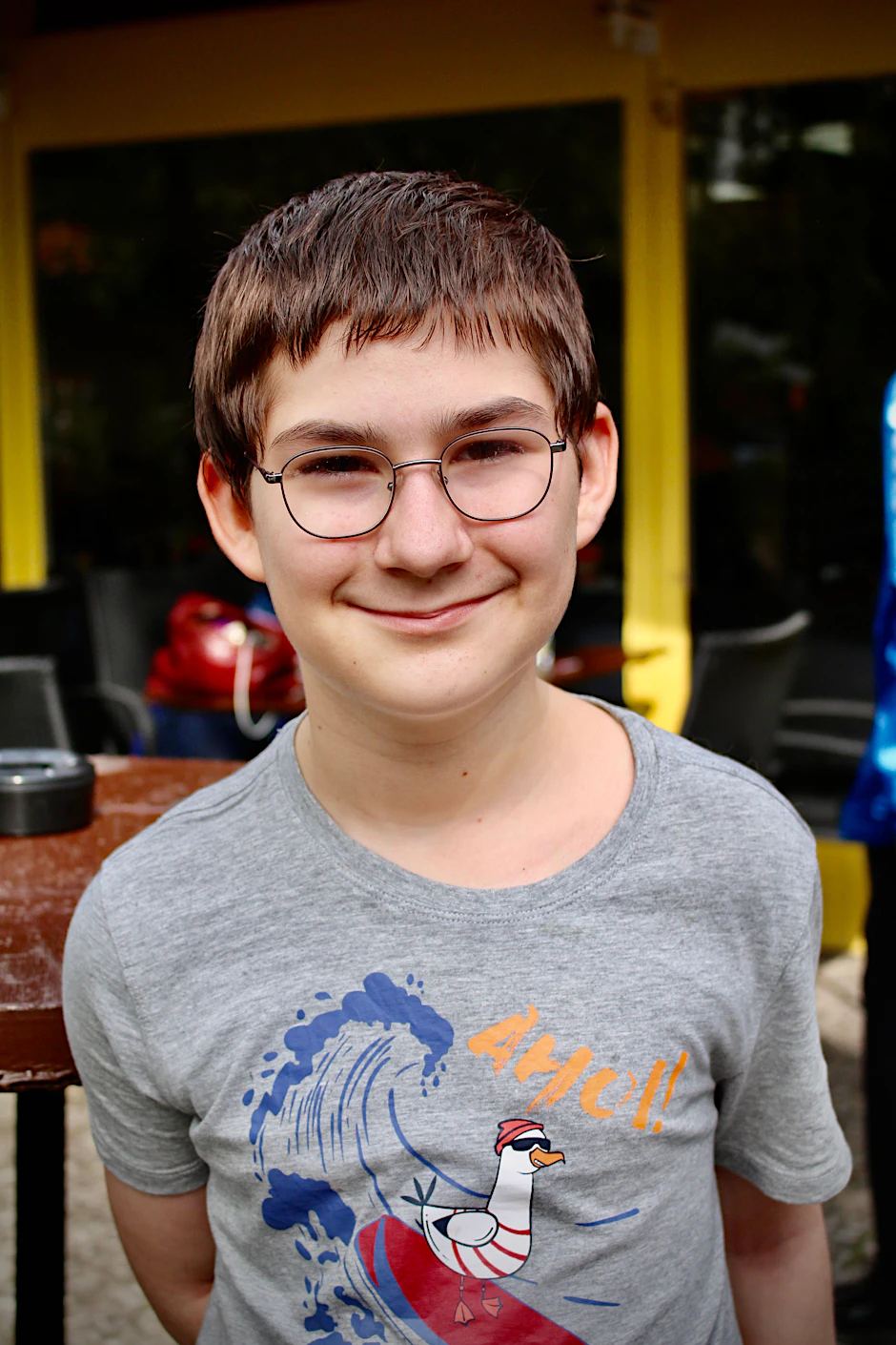Zwei Monate nach der Messerattacke an einer Berliner Grundschule trifft der KURIER das Opfer Max (12) aus Spandau. So geht es ihm heute.