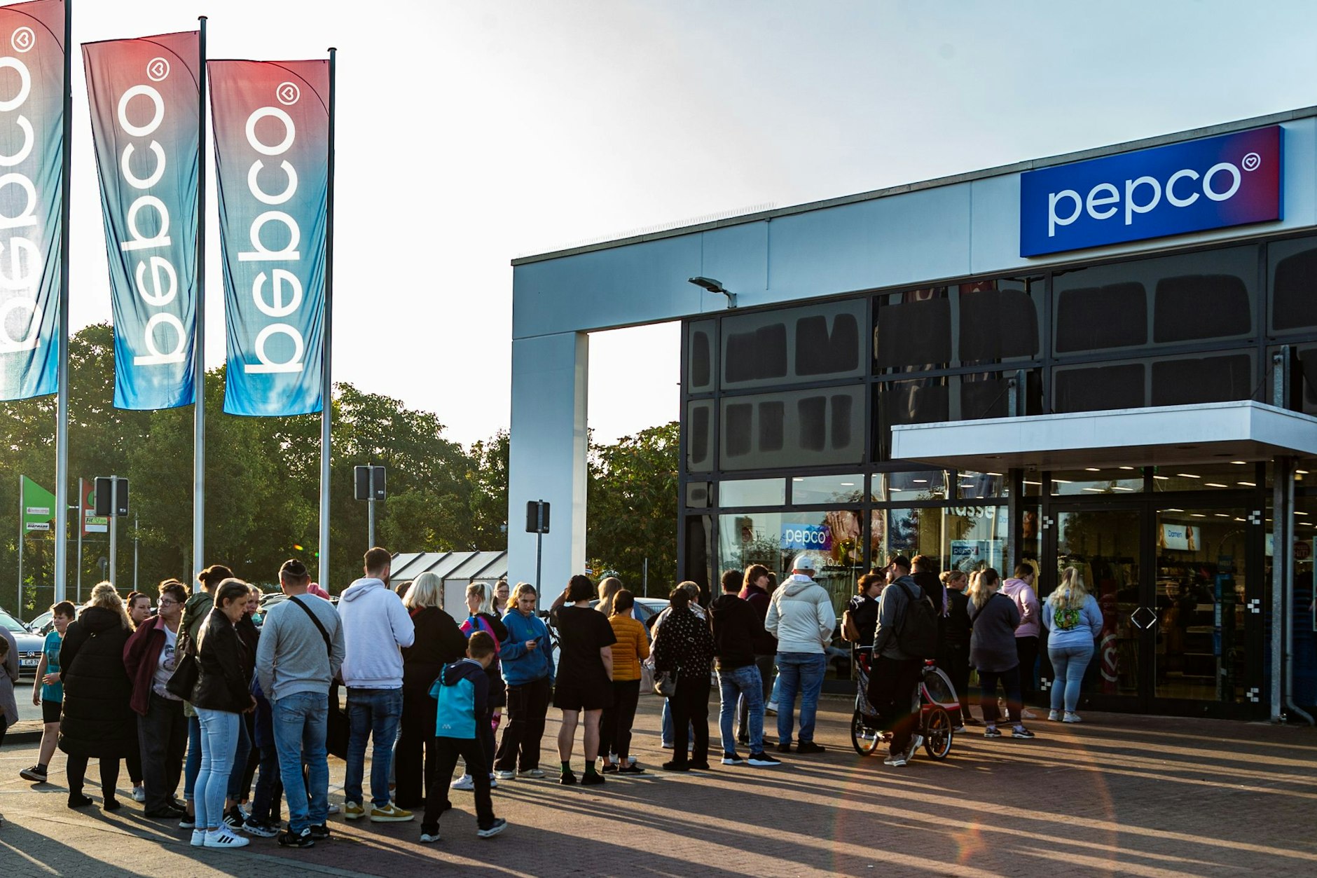 So war es bisher: Öffnet eine neue Pepco-Filiale, wie hier in Kamp-Lintfort in NRW, stehe die Schnäppchenjäger Schlange.