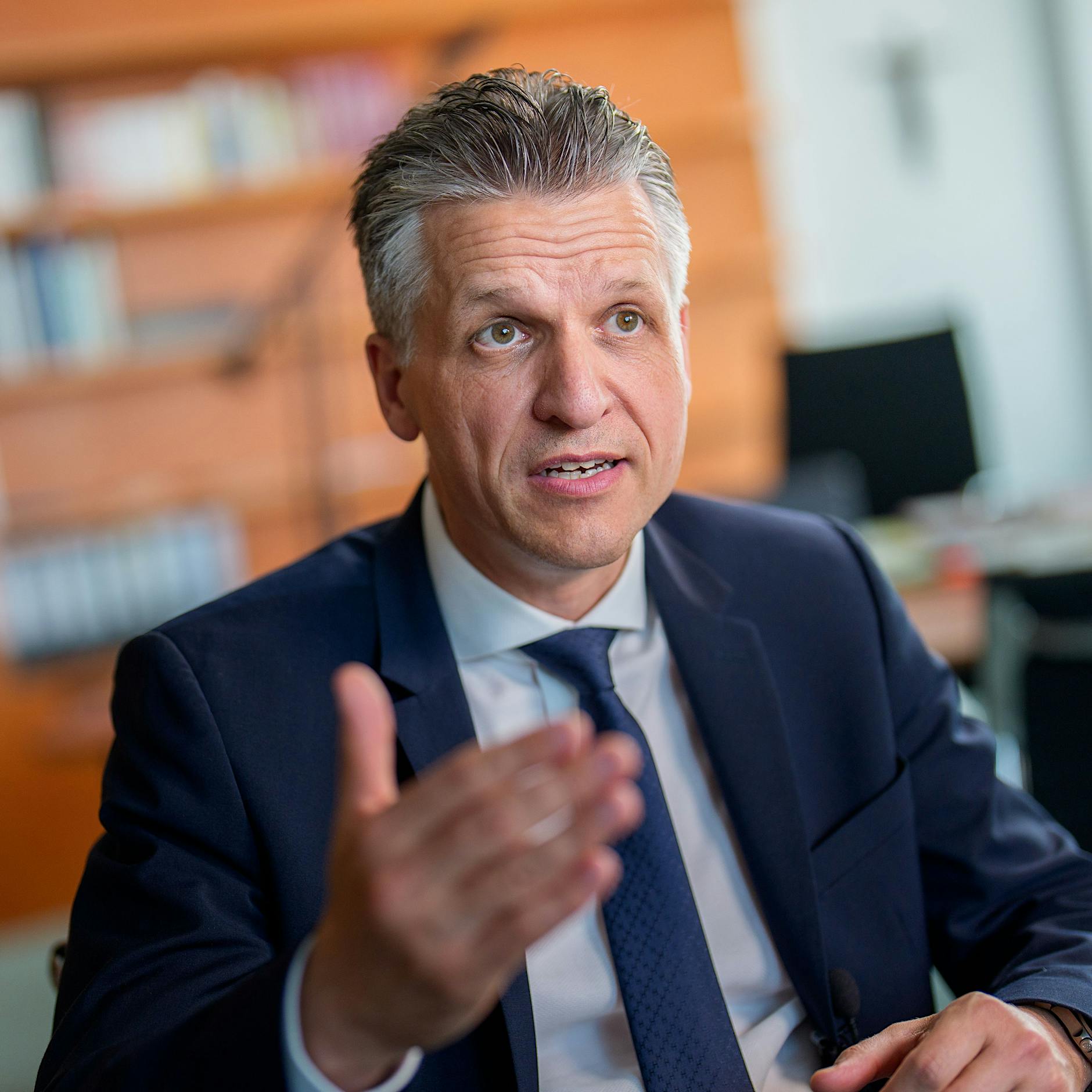 CDU-Kanzleramtschef Thorsten Frei lobt Koalition: Illner unterbricht ihn