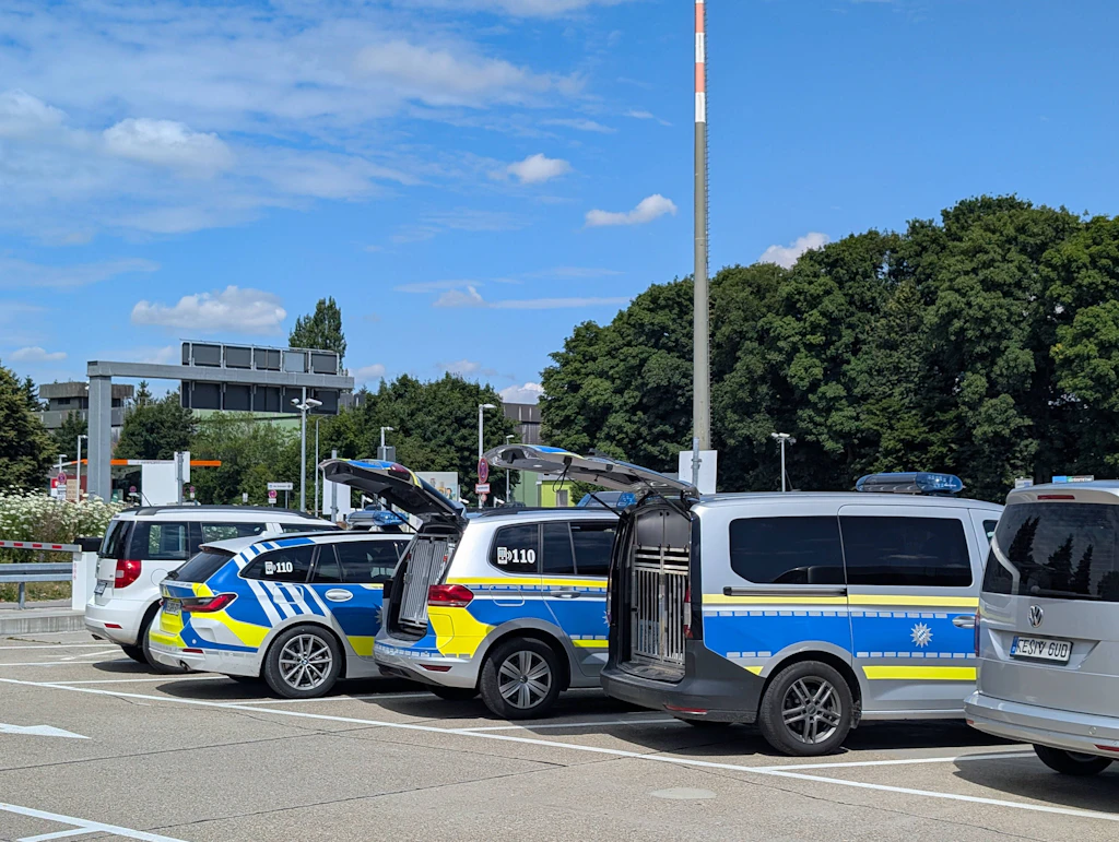 Alarm im Luftraum über Bayern: Pilot bittet Polizei um Hilfe