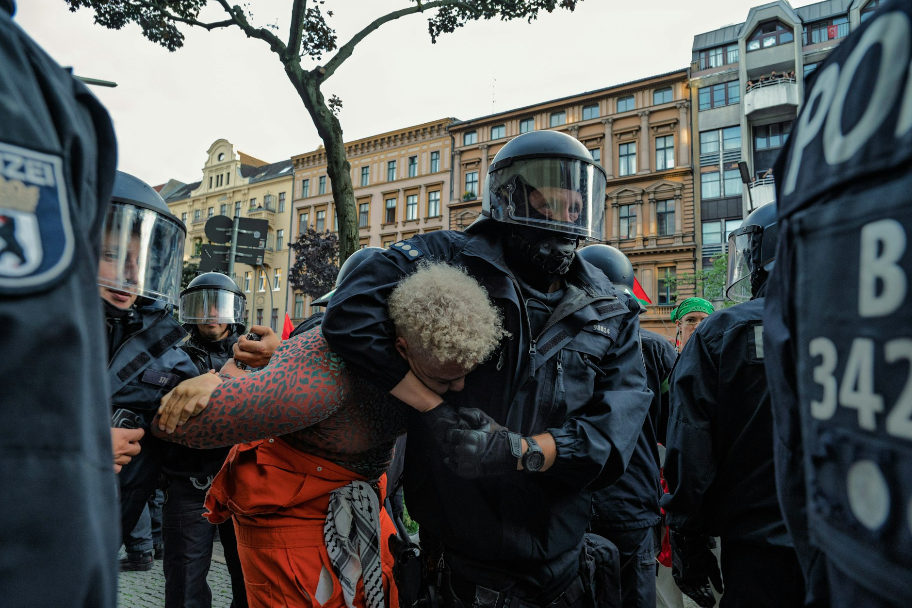 Bei dem „Internationalist Queer Pride for Liberation“-Protest ist es zu 57 Festnahmen gekommen.