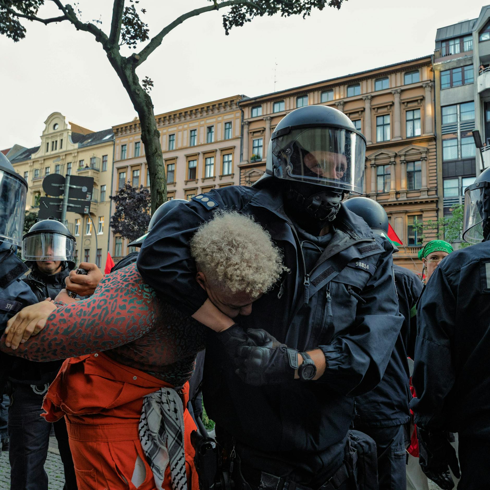 Image - Pride-Demonstration nach Ausschreitungen aufgelöst – zahlreiche Festnahmen