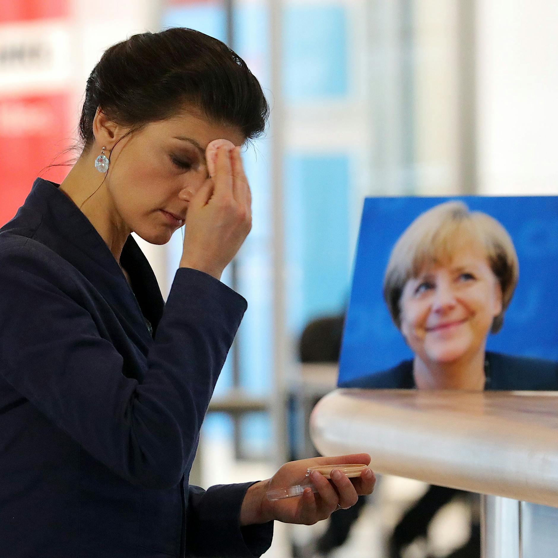 Wagenknecht und Merkel: Erfolgreich, weil sie nicht typisch ostdeutsch sind