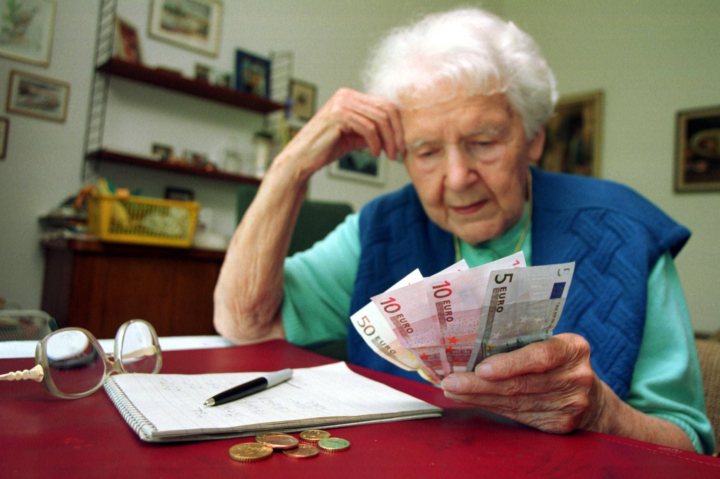 Mit so wenig Rente müssen Frauen auskommen! Männer haben viel mehr