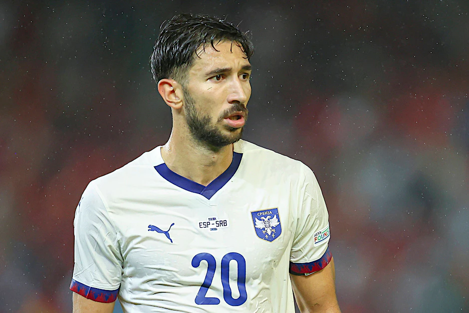 Ex-Herthaner Marko Grujic schaut sorgenvoll in die Zukunft. Der FC Porto will ihn nicht mehr.