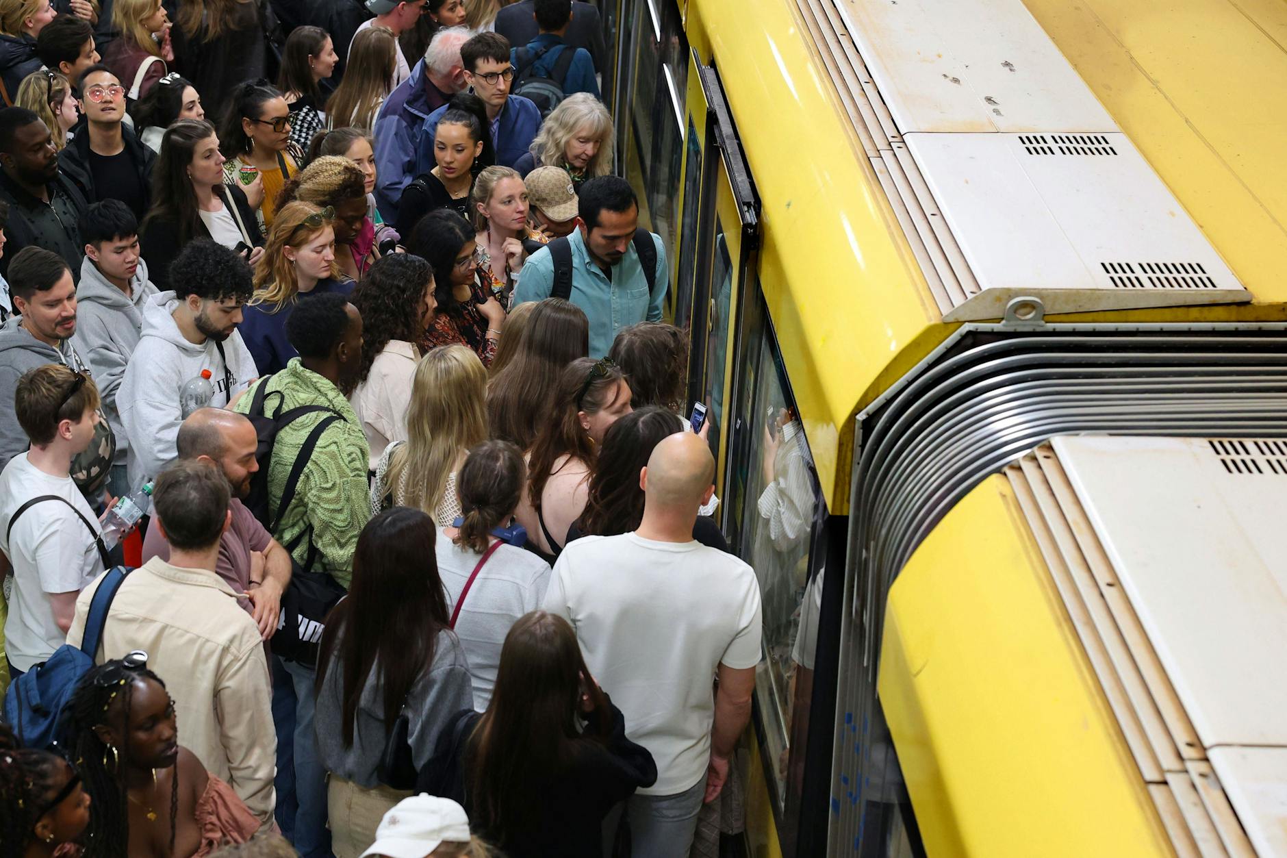 Jeder schreckliche Tag in Berlin beginnt mit einer Bahnfahrt im ÖPNV.
