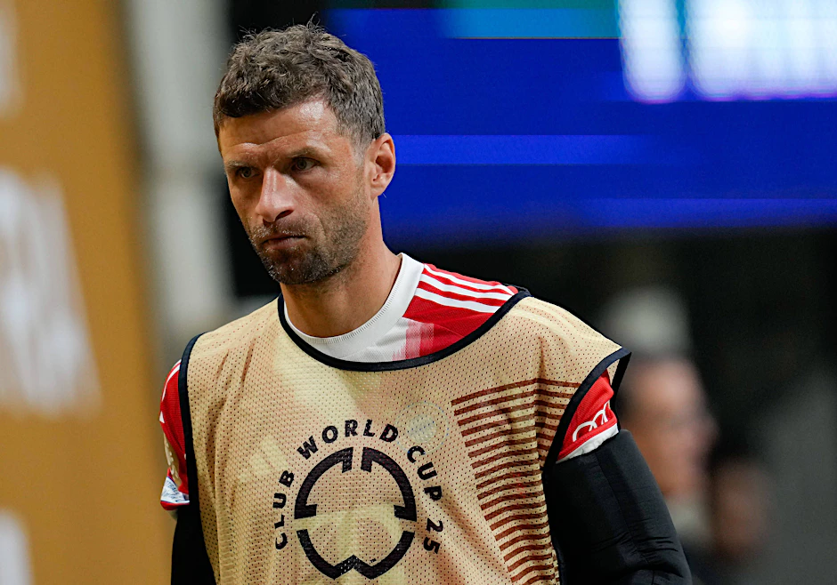 Not amused: Thomas Müller (35) hat sich für einen Wechsel in die MLS zu den Vancouver Whitecaps entschieden. Doch so einfach ist ein Transfer in den USA nicht.