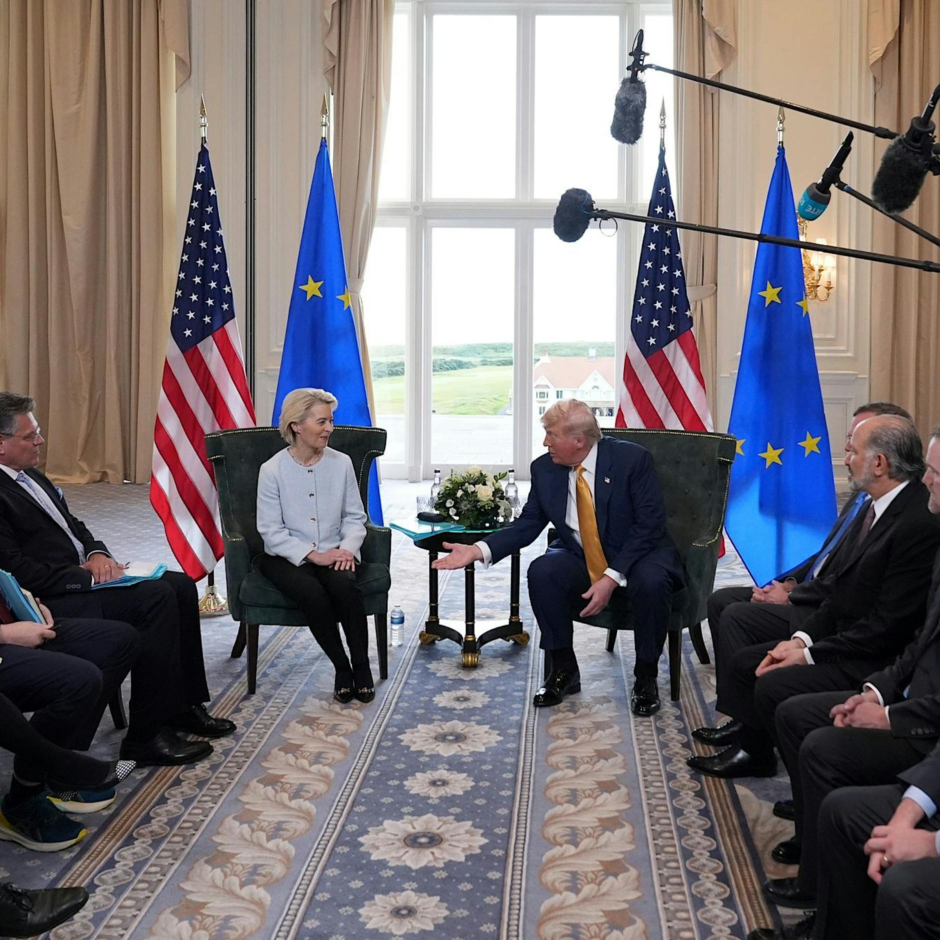 Nach Handelsdeal mit Donald Trump: EU rudert bei Investitionszusage plötzlich zurück – Bericht