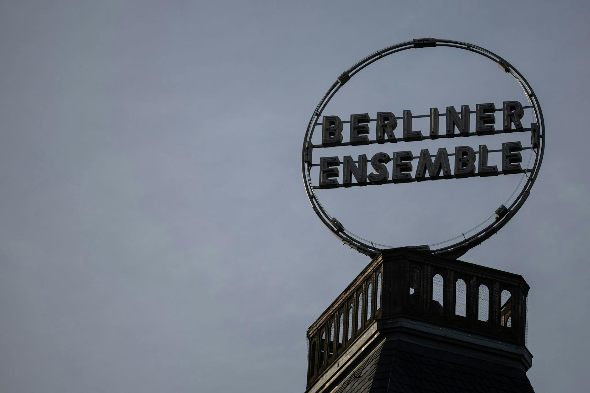 War’s das? Berliner Wahrzeichen am Schiffbauerdamm: das Theater Berliner Ensemble.