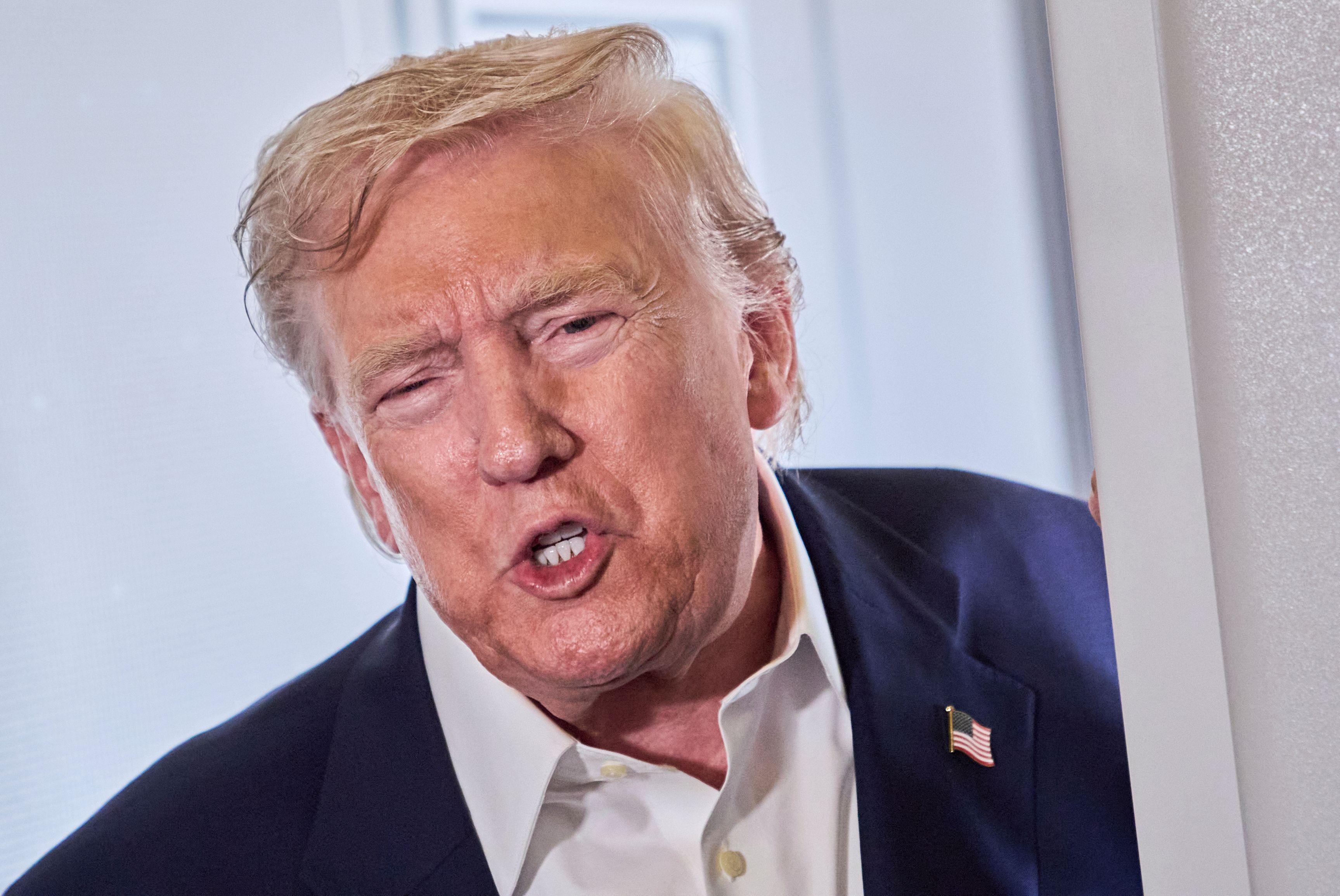 Trump: Epstein hat junge Frauen aus Mar-a-Lago-Spa „gestohlen“