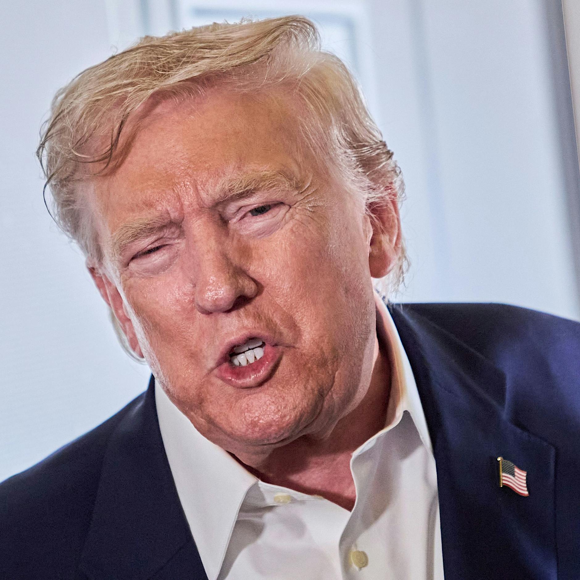 Trump: Epstein hat junge Frauen aus Mar-a-Lago-Spa „gestohlen“