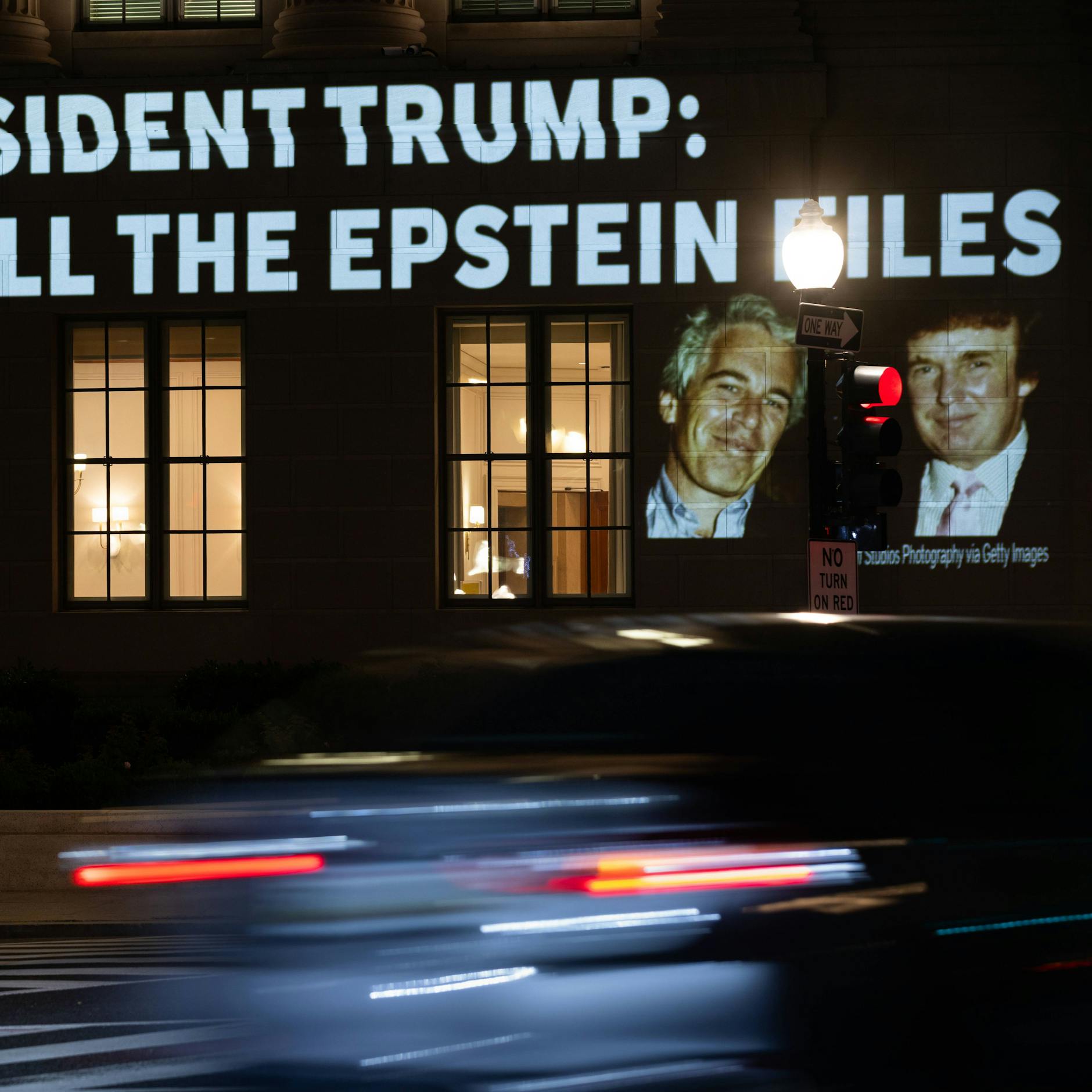 Image - Trump und das Epstein-Fiasko: Wie Amerikas letzte Hexenjagd MAGA spaltet