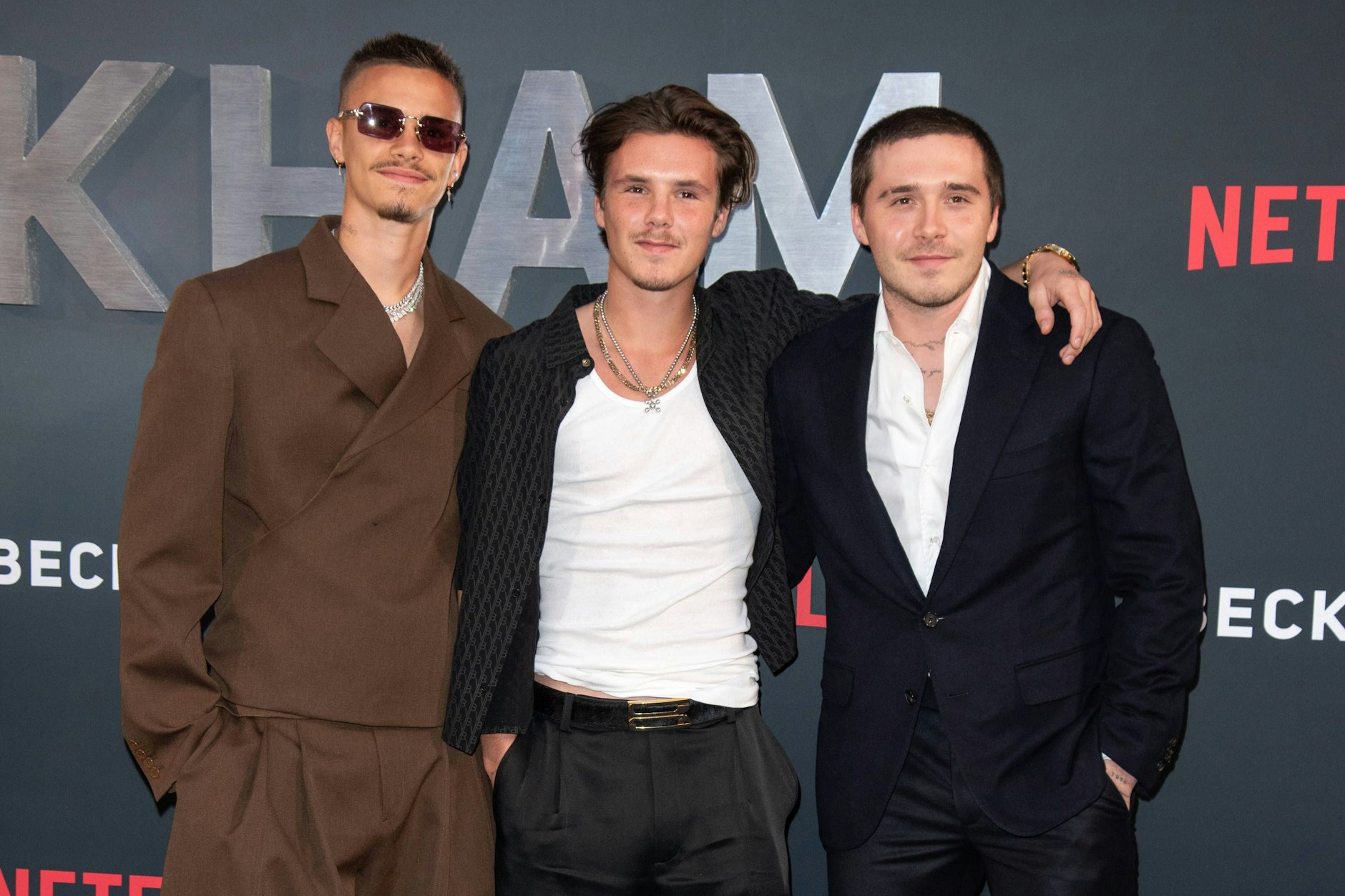 Romeo Beckham, Cruz Beckham und Brooklyn Beckham bei einem Event im Jahr 2023.