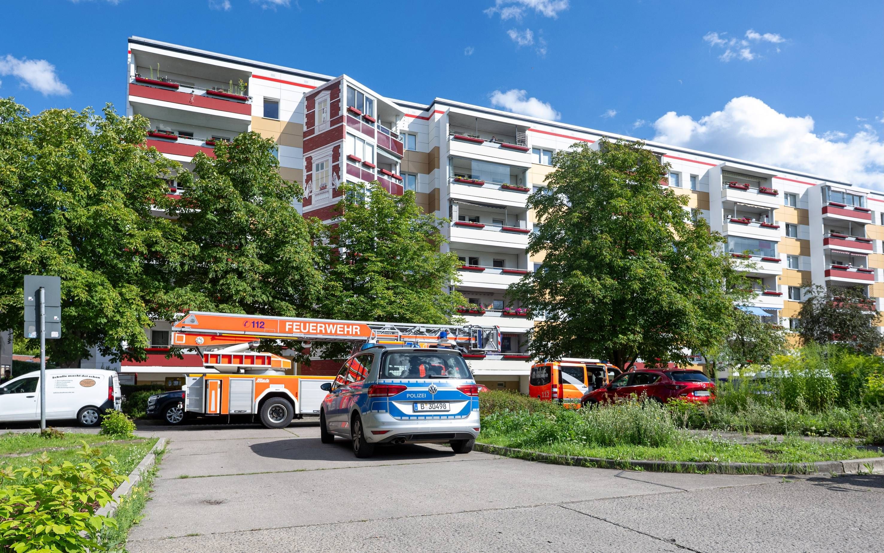 In Marzahn: Teenager bei Explosion in Wohnung schwerverletzt