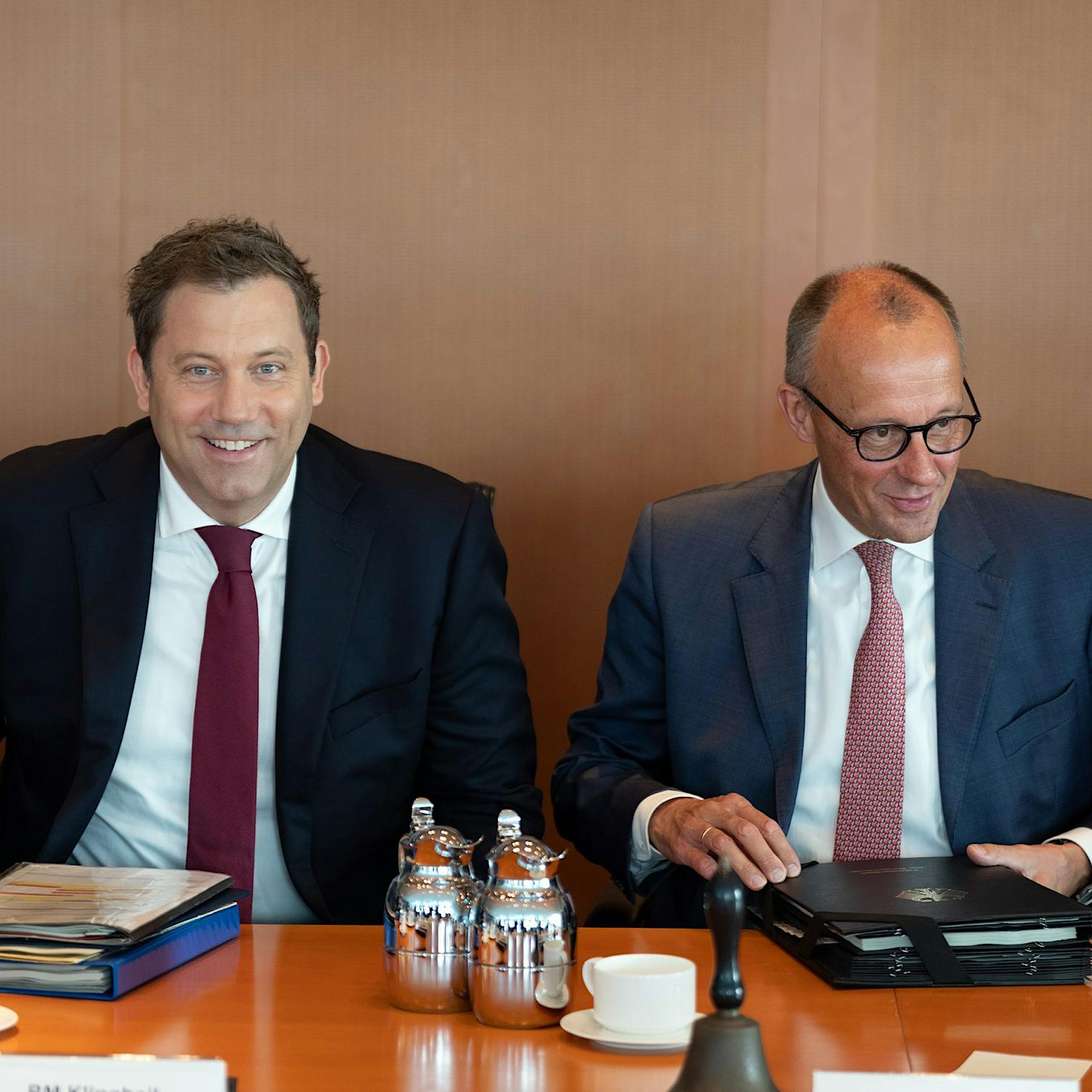 Klingbeils Milliarden-Loch: Ökonom Höfgen zeigt Merz-Regierung die Fehler auf