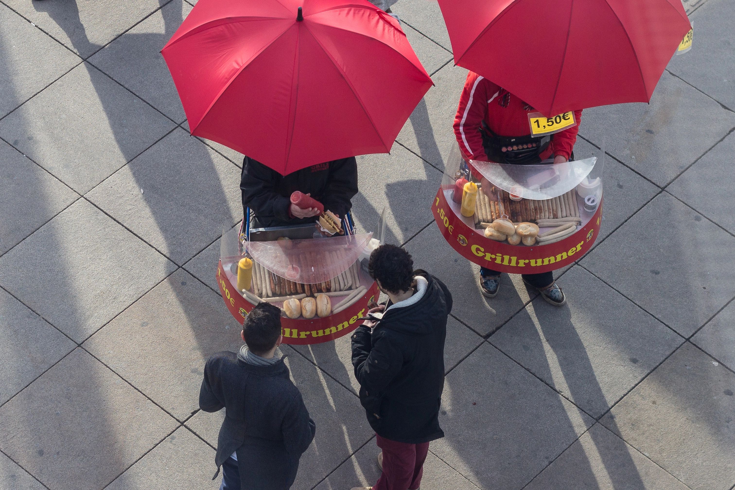 Halb Mensch, halb Grill: Wie der Lockdown die Wurst-Verkäufer vom Alex vertrieb