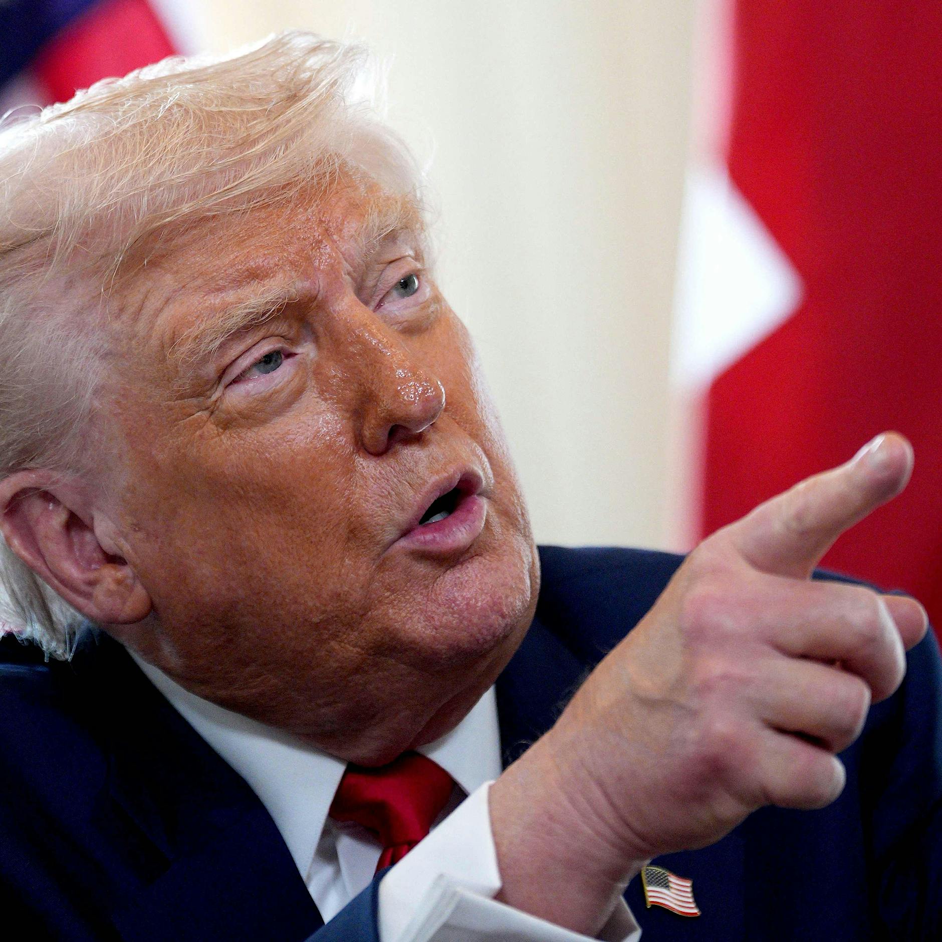 Trump bestraft Indien für Nähe zu Russland – und droht Medwedew offen