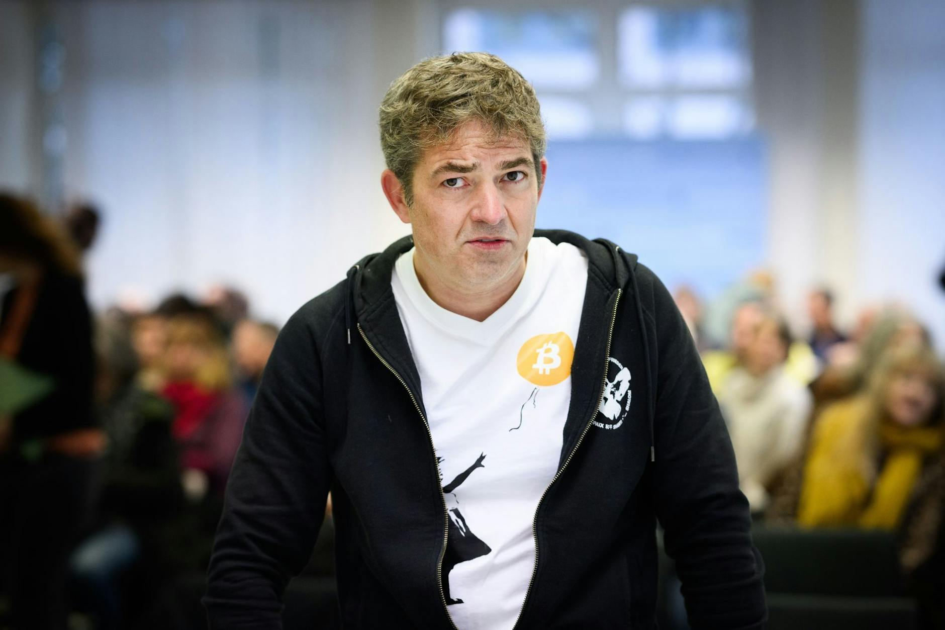 „Querdenken“-Organisator Michael Ballweg stand wegen Betrugs und Steuerhinterziehung vor Gericht.